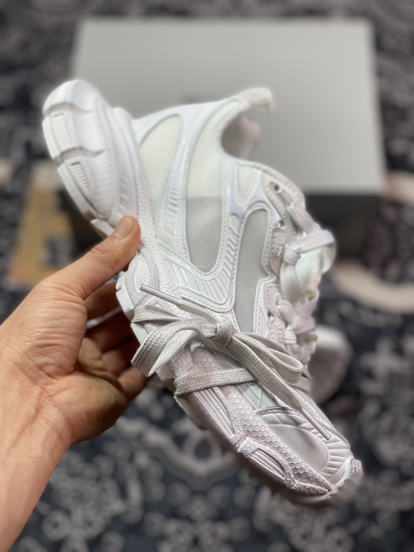 400 巴黎世家BALENCIAGA 3XL Sneakers 3+系列低帮复古慢跑鞋“网纱做旧漆皮白”734731 W3XL2 0125 3XL