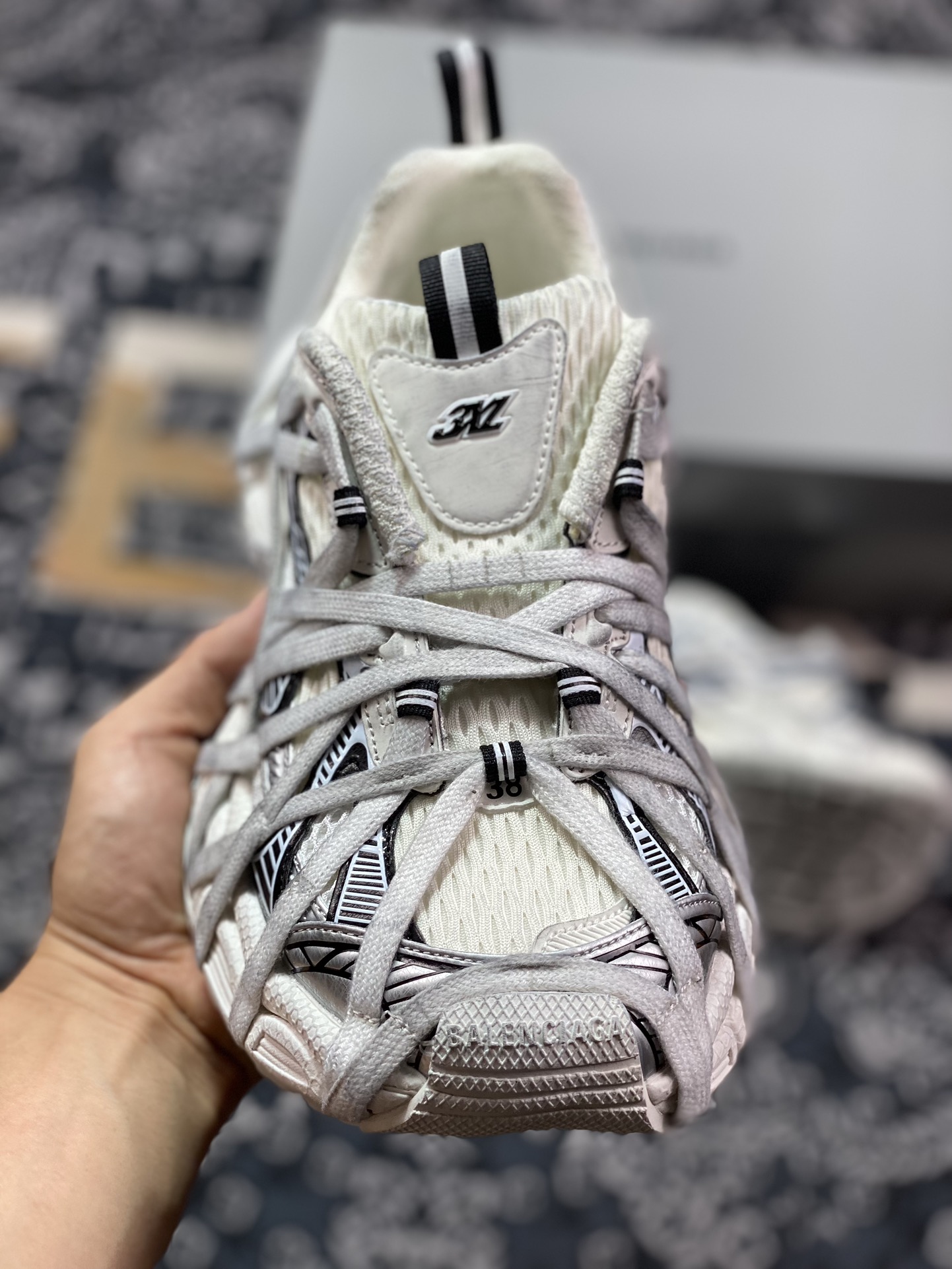 480 巴黎世家BALENCIAGA 3XL Extreme Lace Sneakers 3+系列低帮慢跑鞋“网织白黑绑绳木乃伊”778698 W3XLL 0310