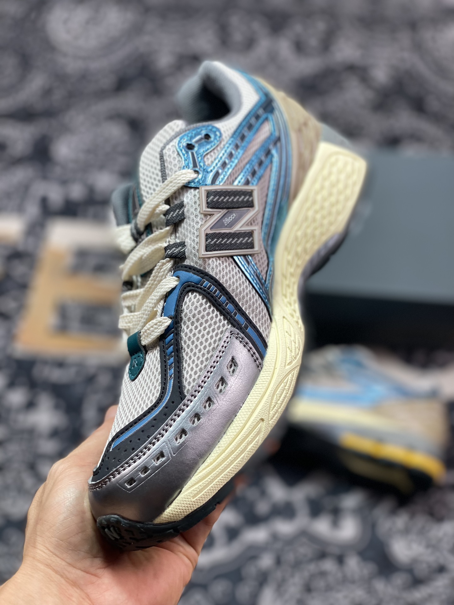 260 新百伦New Balance M1906R”New Spruce”系列低帮慢跑鞋“云杉白银棕科技蓝”M1906RRC