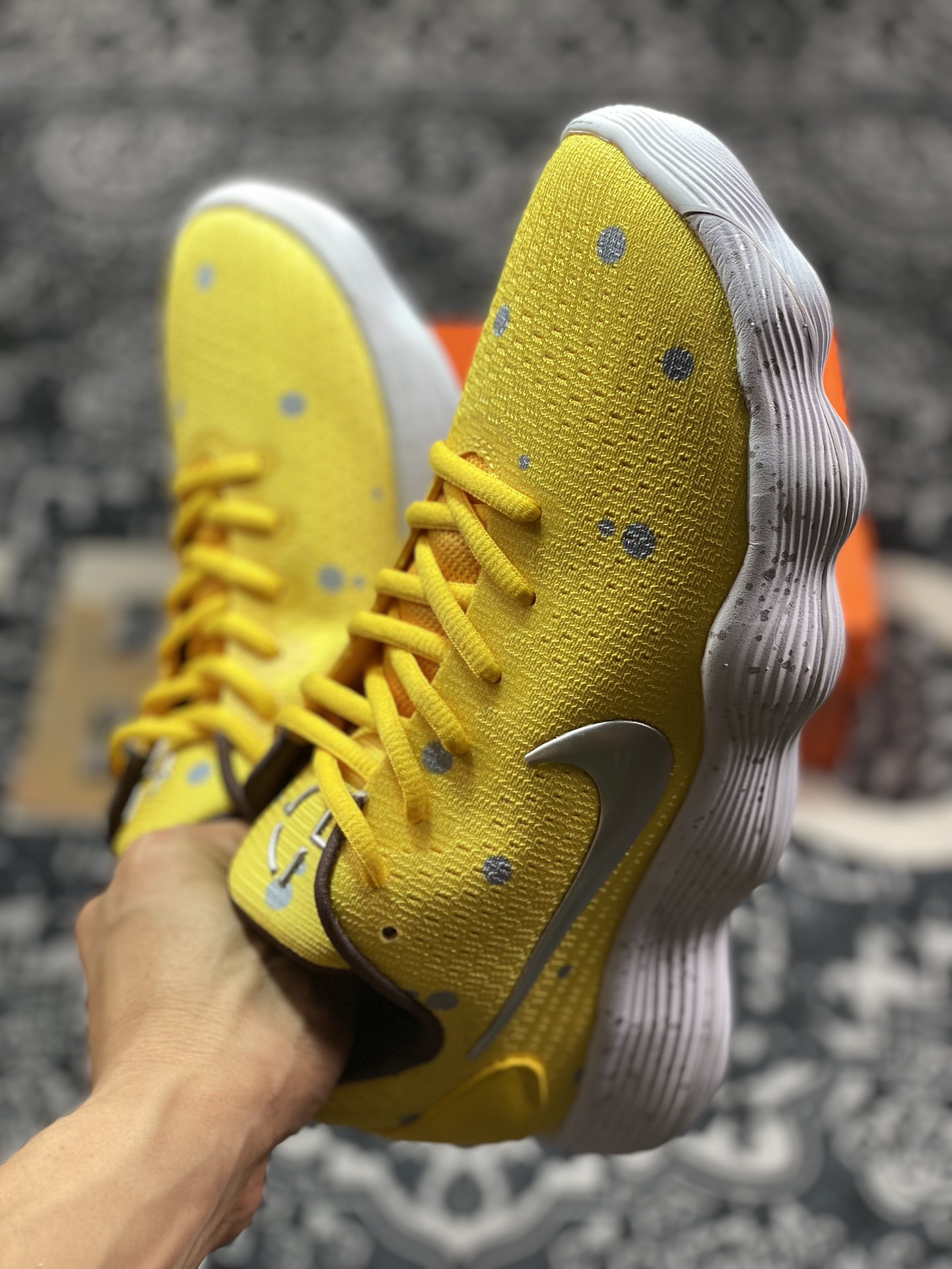 NK Hyperdunk HD2017 Low EP actual basketball shoes SpongeBob SquarePants yellow 897637-700
