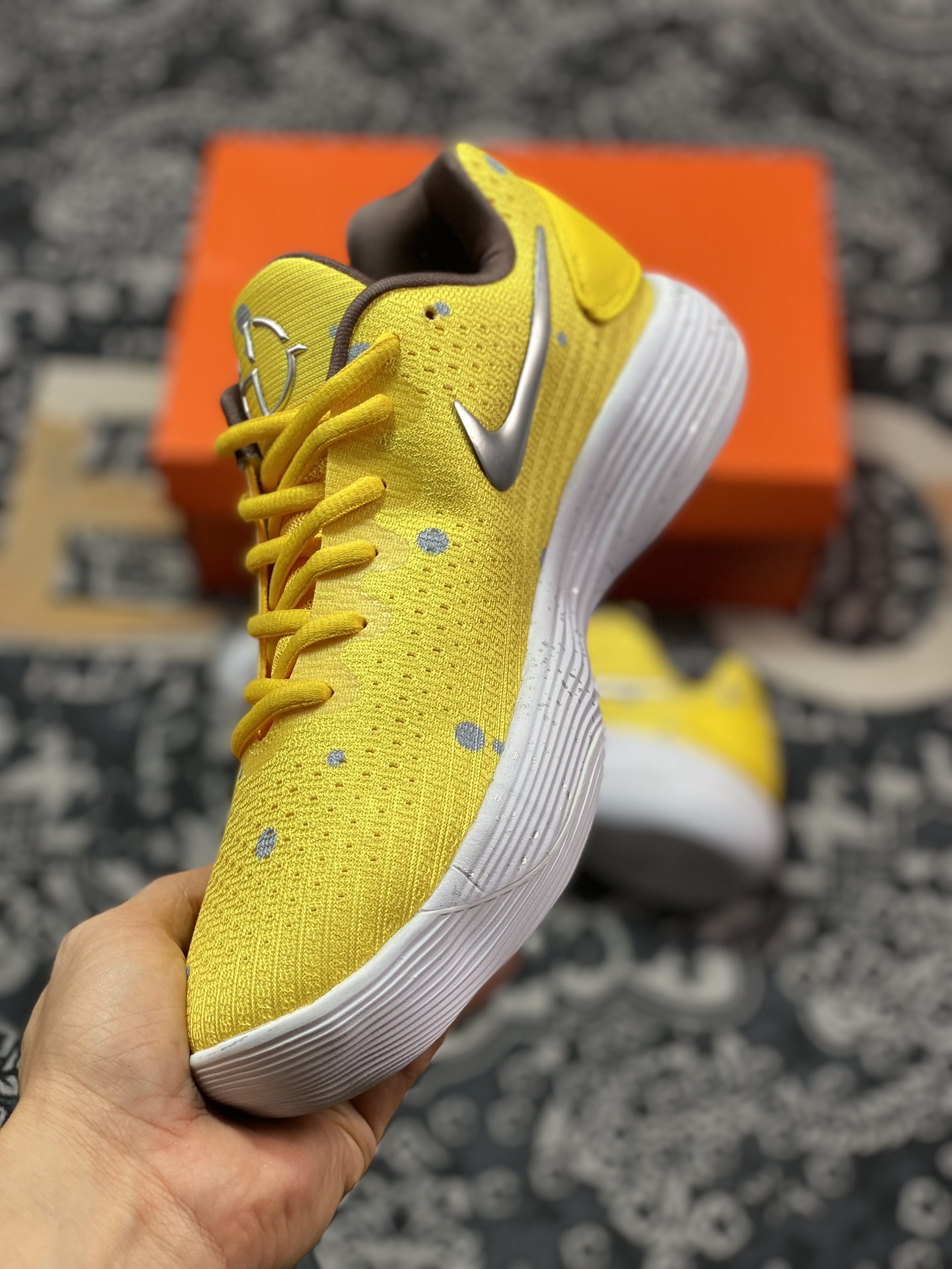 NK Hyperdunk HD2017 Low EP actual basketball shoes SpongeBob SquarePants yellow 897637-700