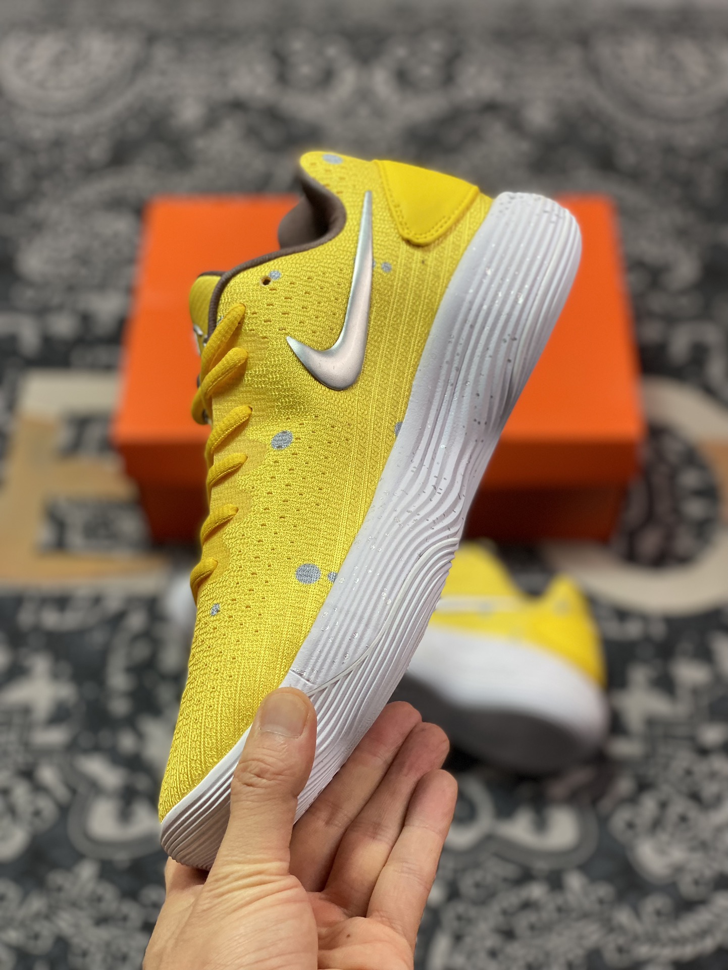 NK Hyperdunk HD2017 Low EP actual basketball shoes SpongeBob SquarePants yellow 897637-700