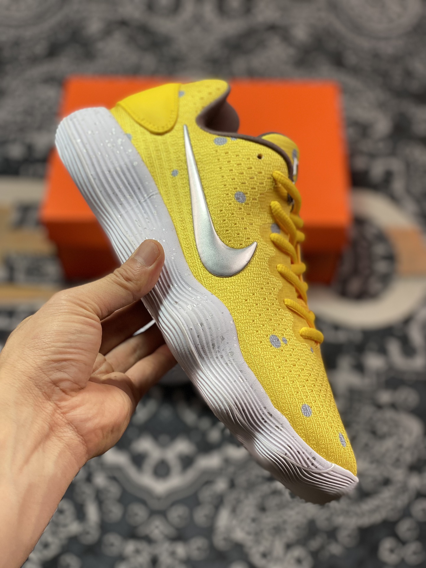 NK Hyperdunk HD2017 Low EP actual basketball shoes SpongeBob SquarePants yellow 897637-700