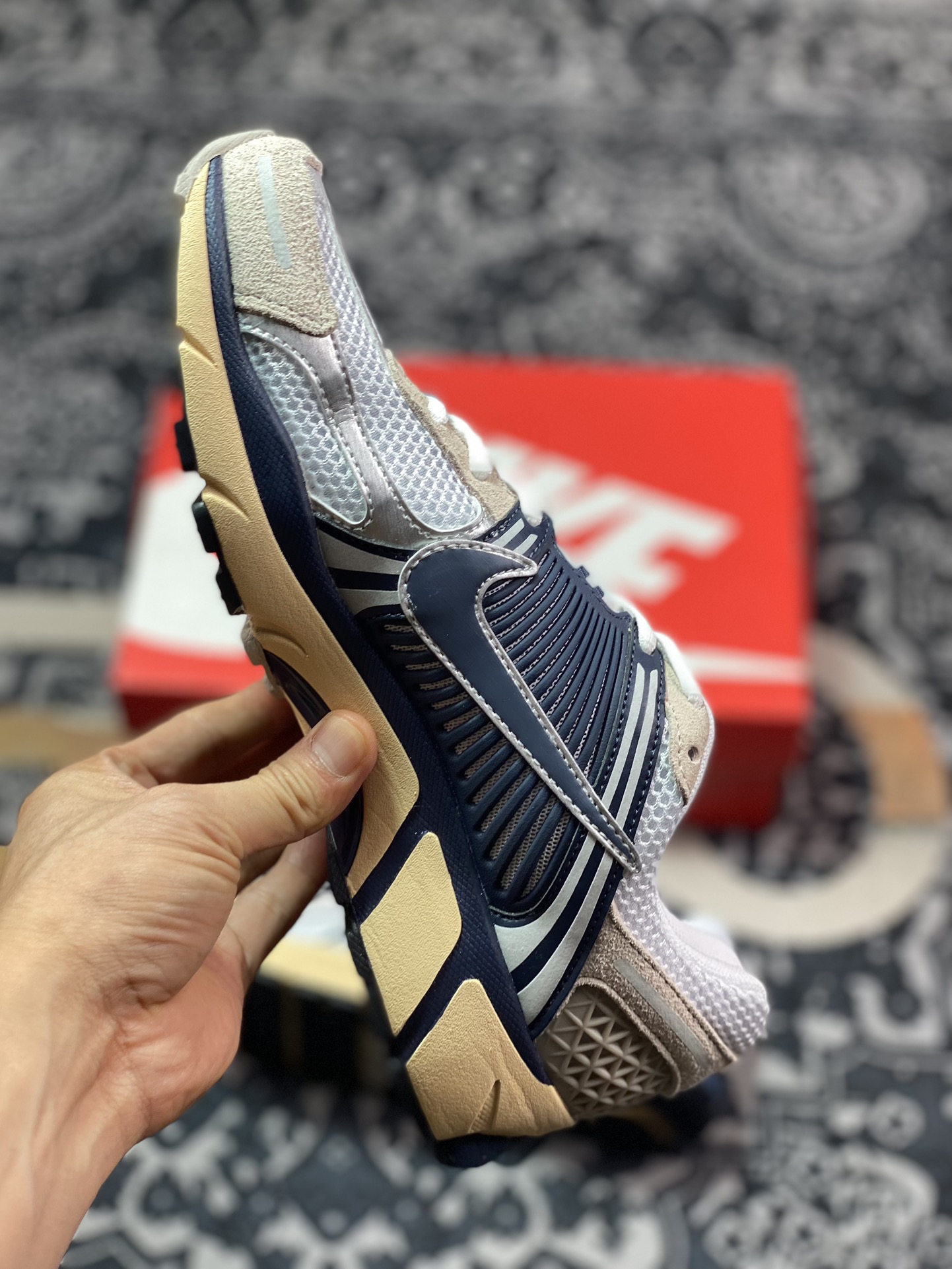 Nike Air Zoom Vomero 5 Classic Retro Trend Sports Shoes HF4259-100