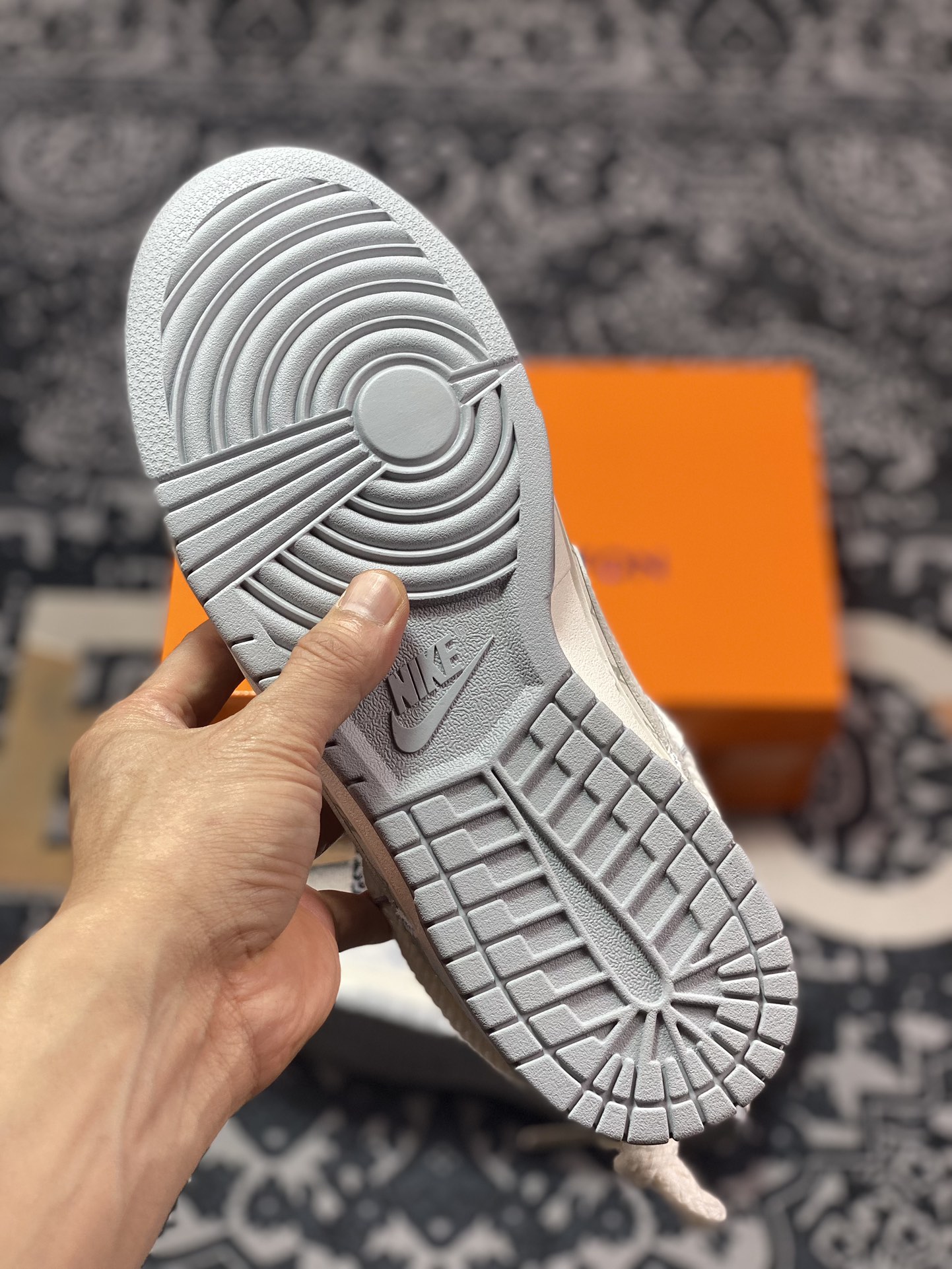 NK Dunk Low Retro ”DIY high-end customization” LV beige gray deconstructed strap low-top casual sports shoes SJ2068-248