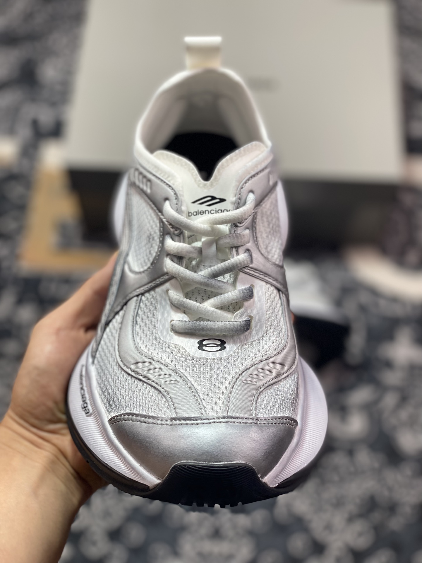 400 BALENCIAGA Circuit Sneakers 环道系列低帮复古慢跑鞋“网织银白黑LOGO”793944 WFLGY 9100