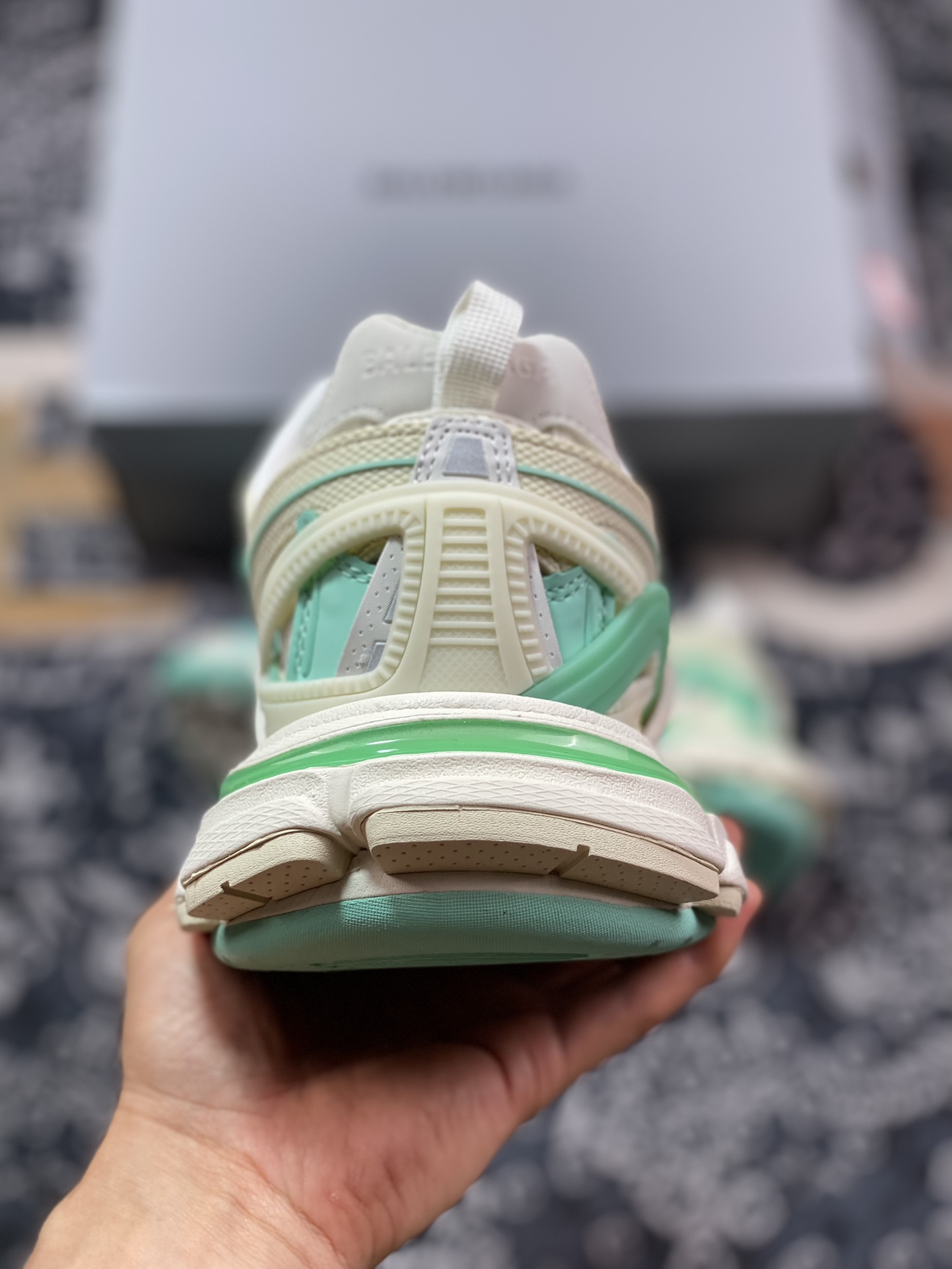 520 巴黎世家BALENCIAGA Track 2 Sneakers”Khaki/Mint”轨道运动鞋“镂空卡其薄荷绿”568615 W3AE2 1248