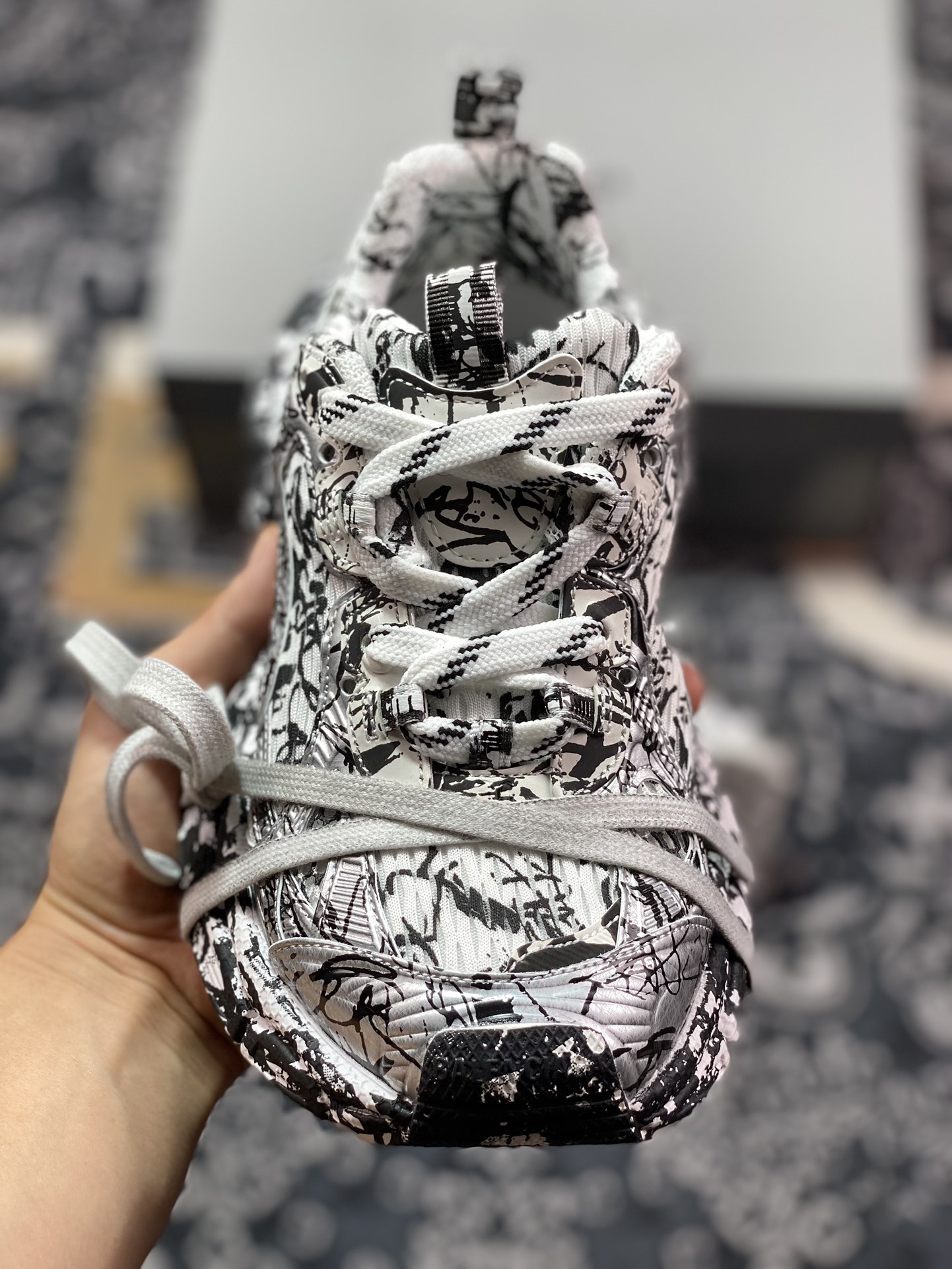 380 巴黎世家BALENCIAGA 3XL Sneakers 3+系列低帮慢跑鞋“网织白银黑涂鸦泼墨”734731 W3XDC 0135