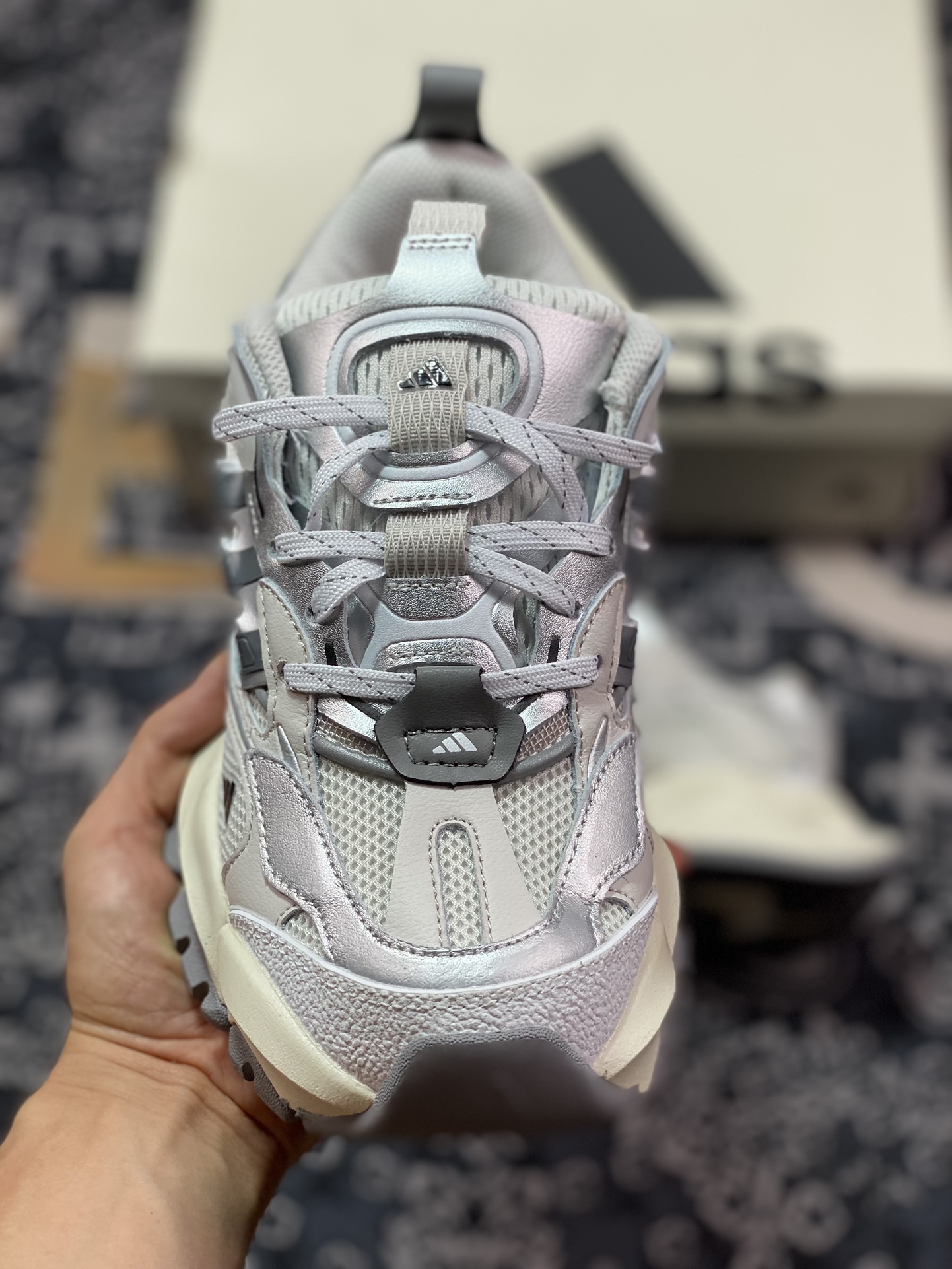 260 阿迪达斯Adidas XLG Runner Deluxe 跑步者豪华版系列低帮慢跑鞋“银白深灰”JP5761