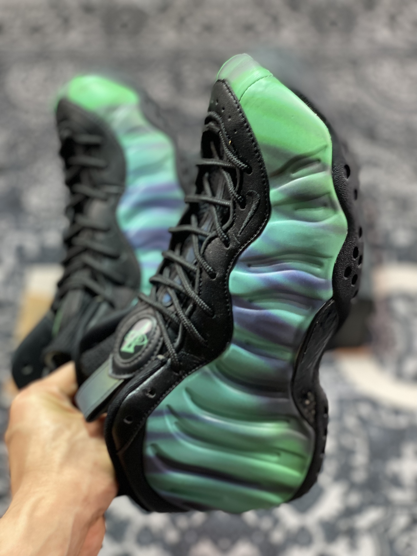 520 Nike Foamposite Pro 喷泡篮球鞋 840559-001 极光喷