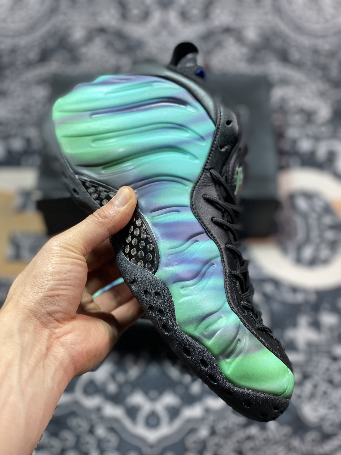 520 Nike Foamposite Pro 喷泡篮球鞋 840559-001 极光喷