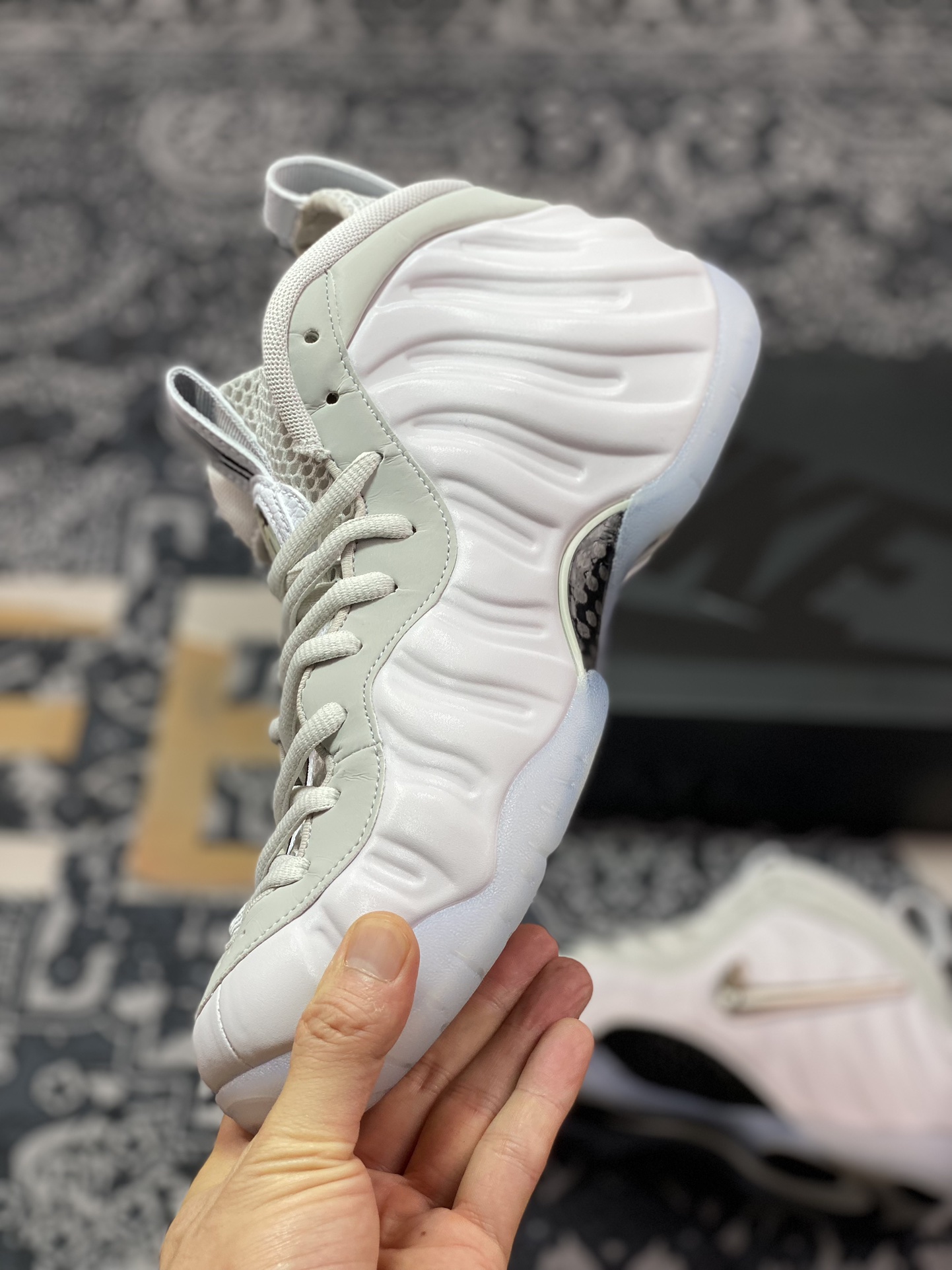 600 Nike Foamposite Pro 喷泡篮球鞋 AO0817-001 五钩喷