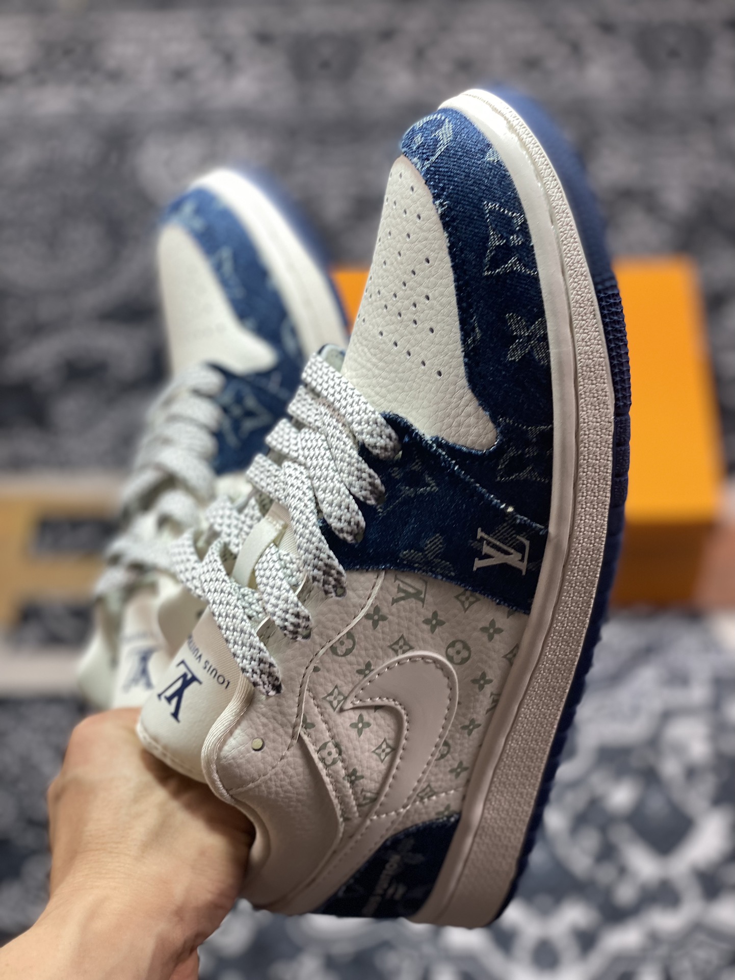 280 原装级别 LV x Air Jordan 1 Low 牛仔蓝  SJ9950-003