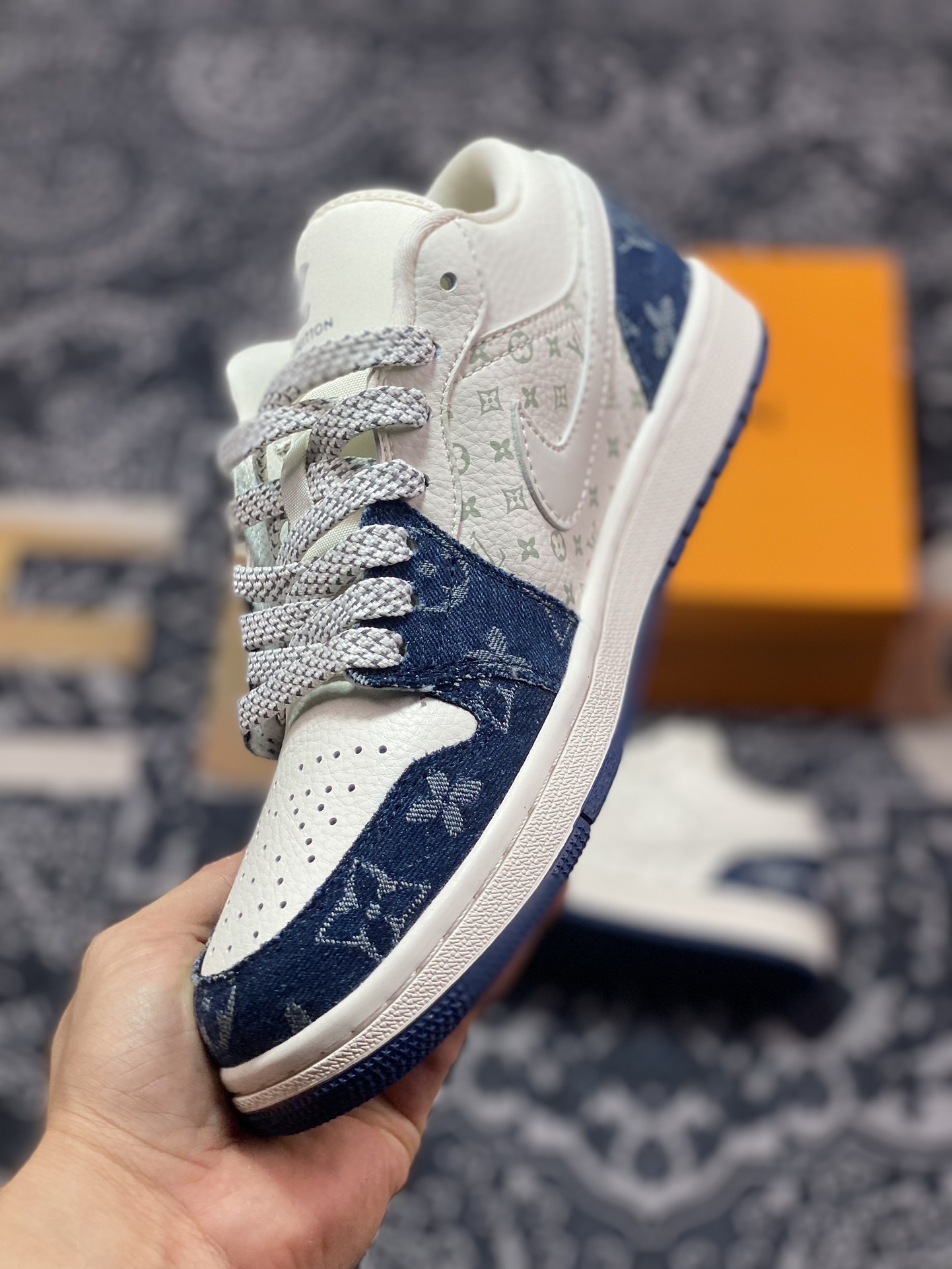 280 原装级别 LV x Air Jordan 1 Low 牛仔蓝  SJ9950-003