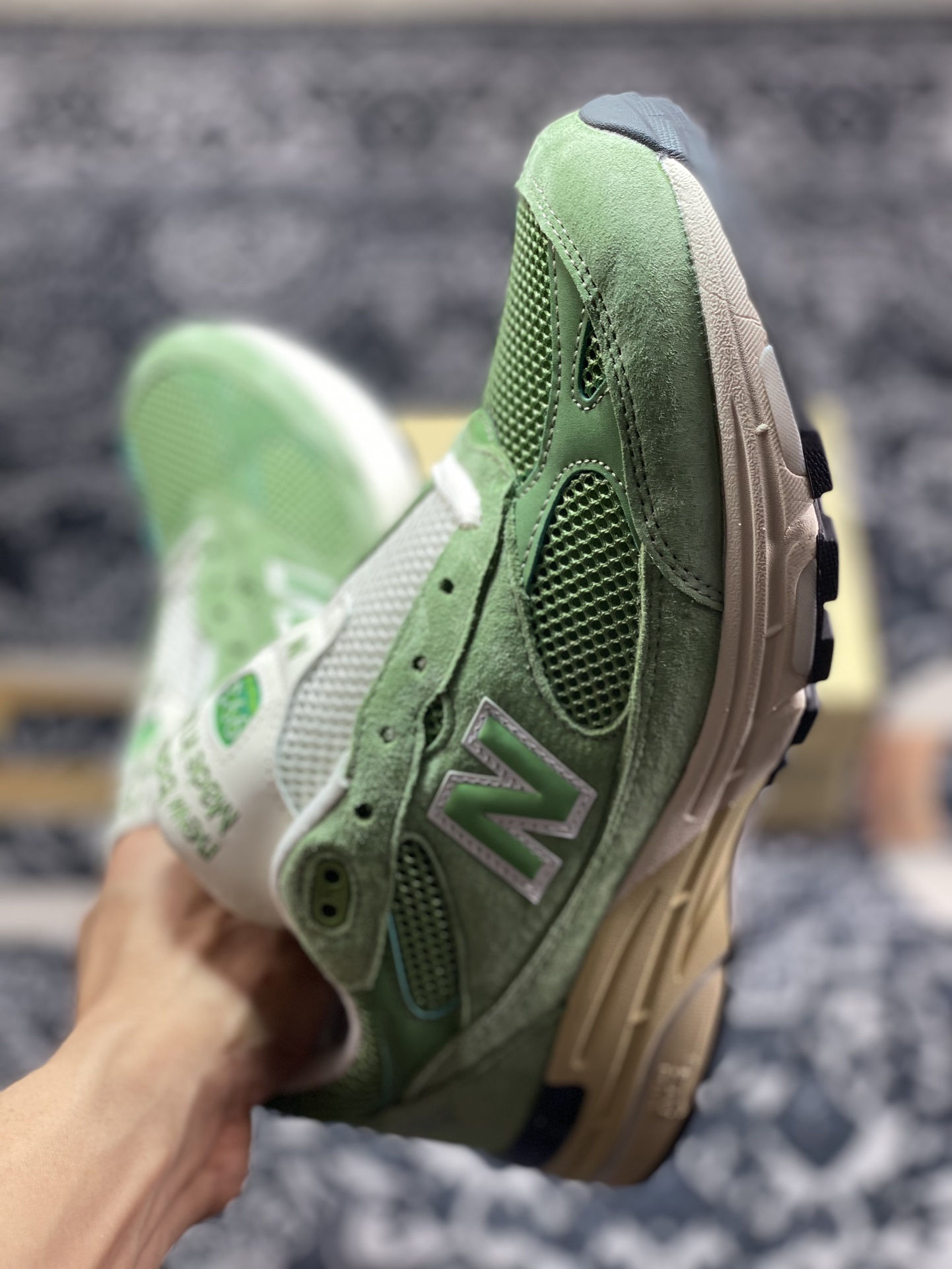 320 新百伦New Balance Made in USA 993"'Chive"系列美产血统经典跑步鞋“联名像葱绿海盐白”U993GW