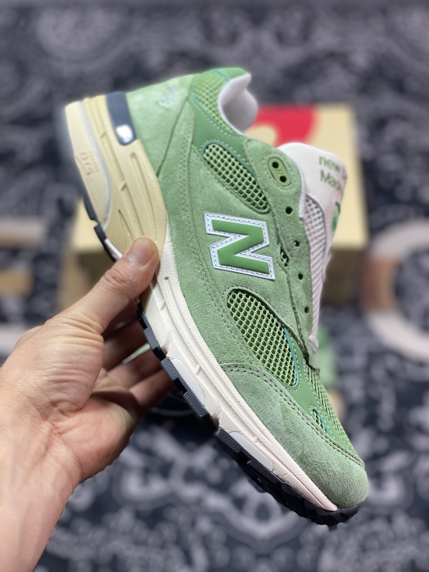 320 新百伦New Balance Made in USA 993"'Chive"系列美产血统经典跑步鞋“联名像葱绿海盐白”U993GW