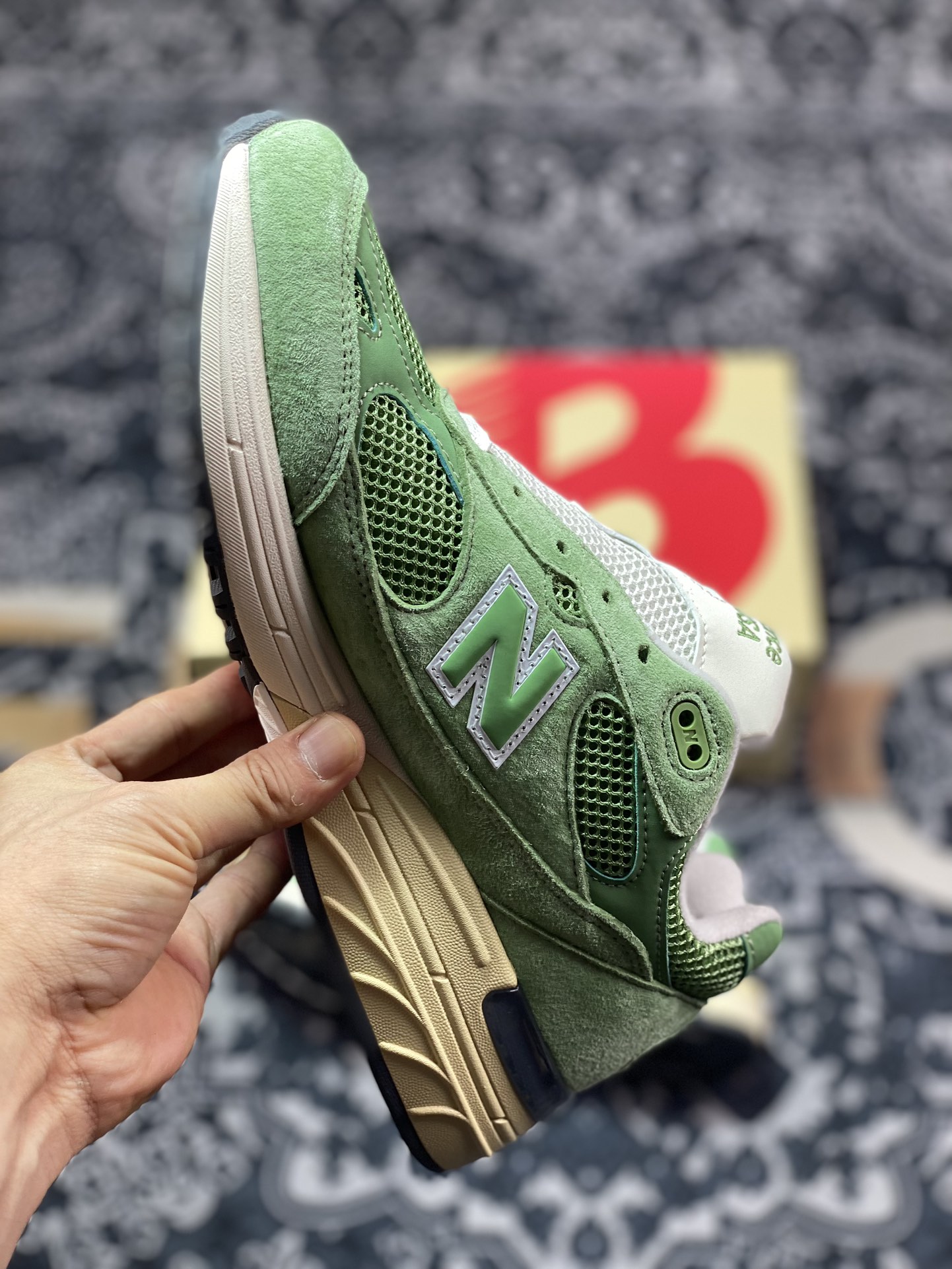 320 新百伦New Balance Made in USA 993"'Chive"系列美产血统经典跑步鞋“联名像葱绿海盐白”U993GW