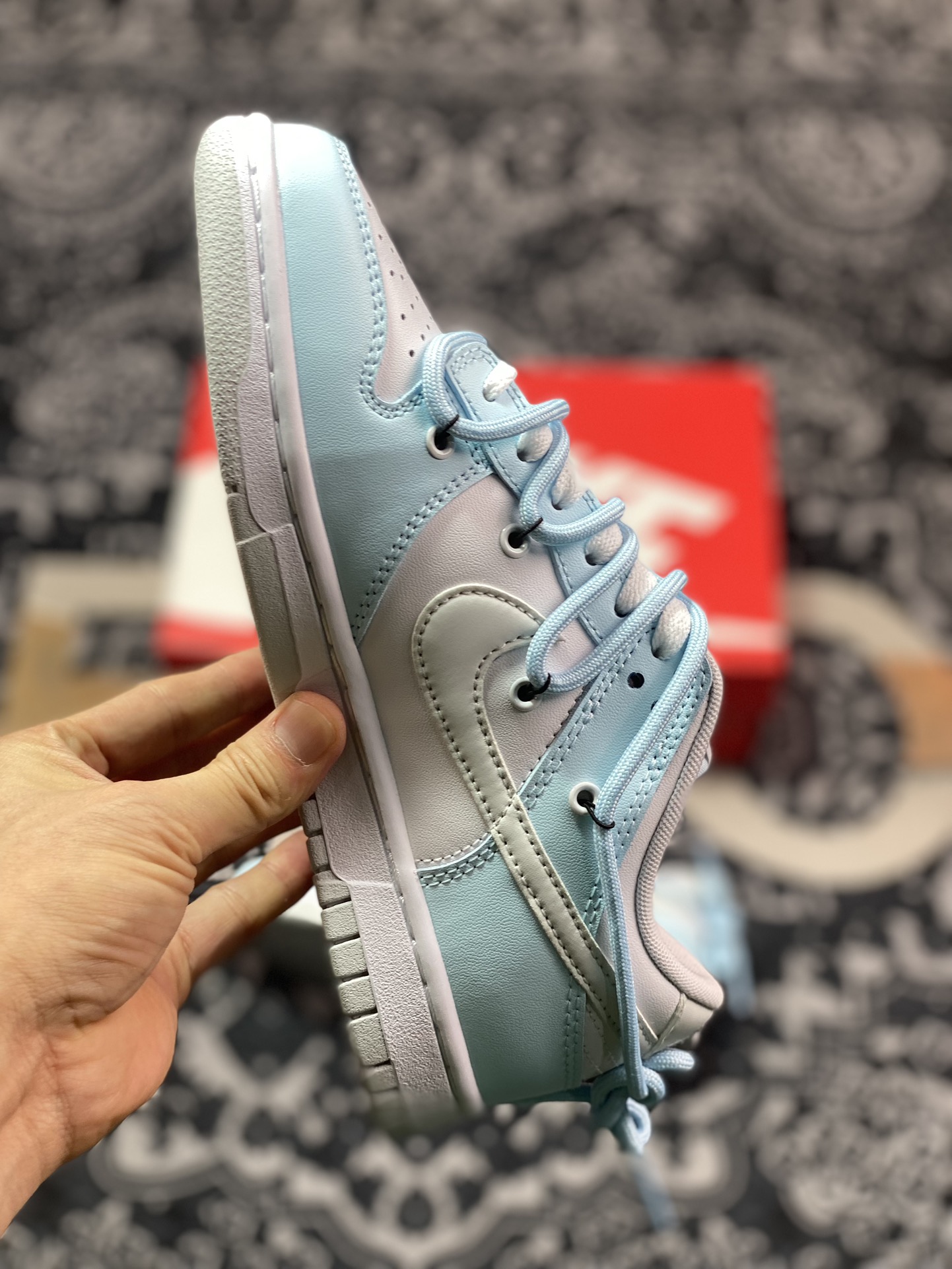 260 耐克Nike SB Dunk Low"Playing card"扣篮系列低帮滑板板鞋“北卡蓝白扑克牌涂鸦绑绳”DV0831-101