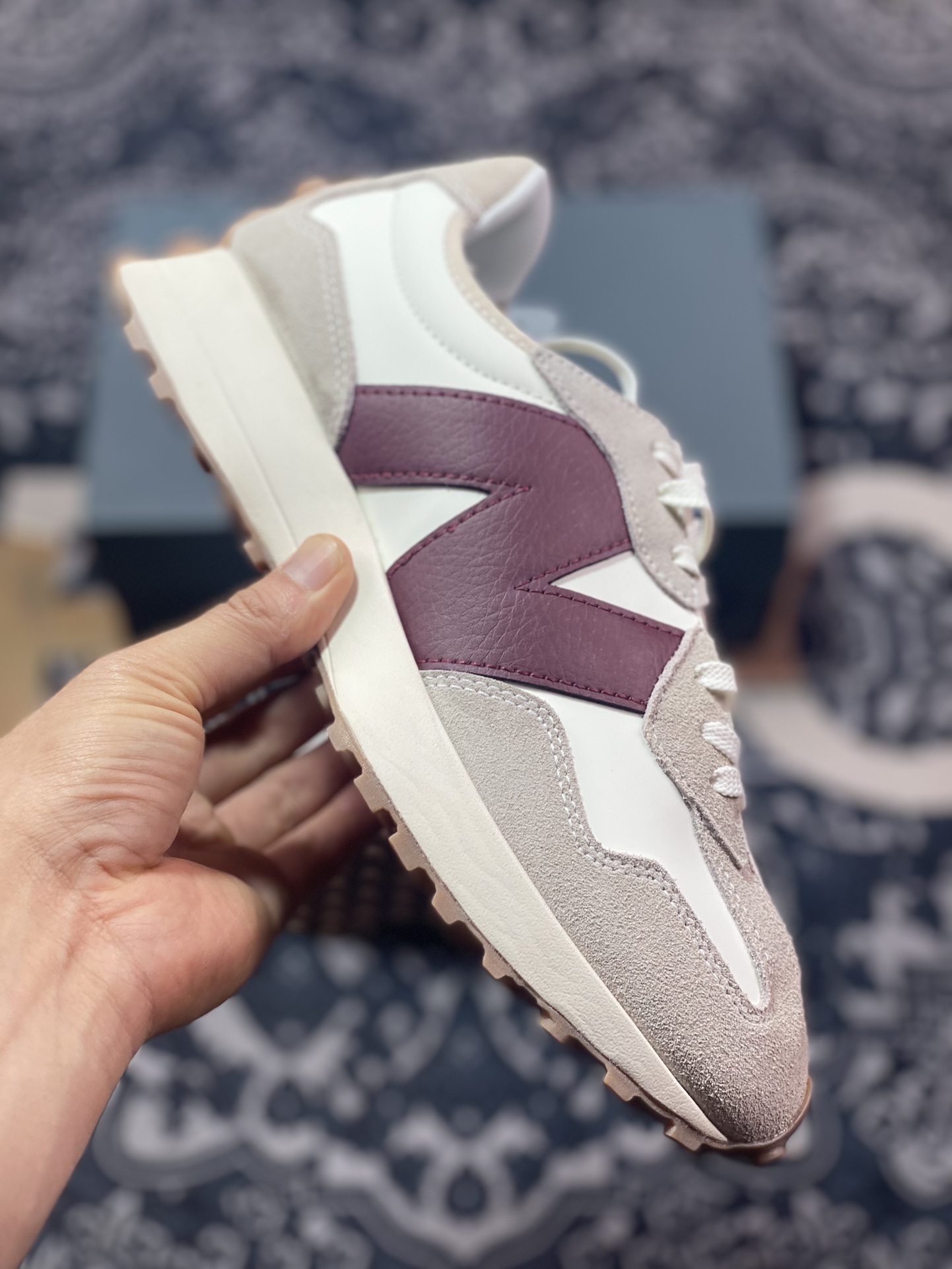 200 新百伦New Balance MS327系列低帮复古休闲运动慢跑鞋“皮革米白酒红生胶底”MS327KA