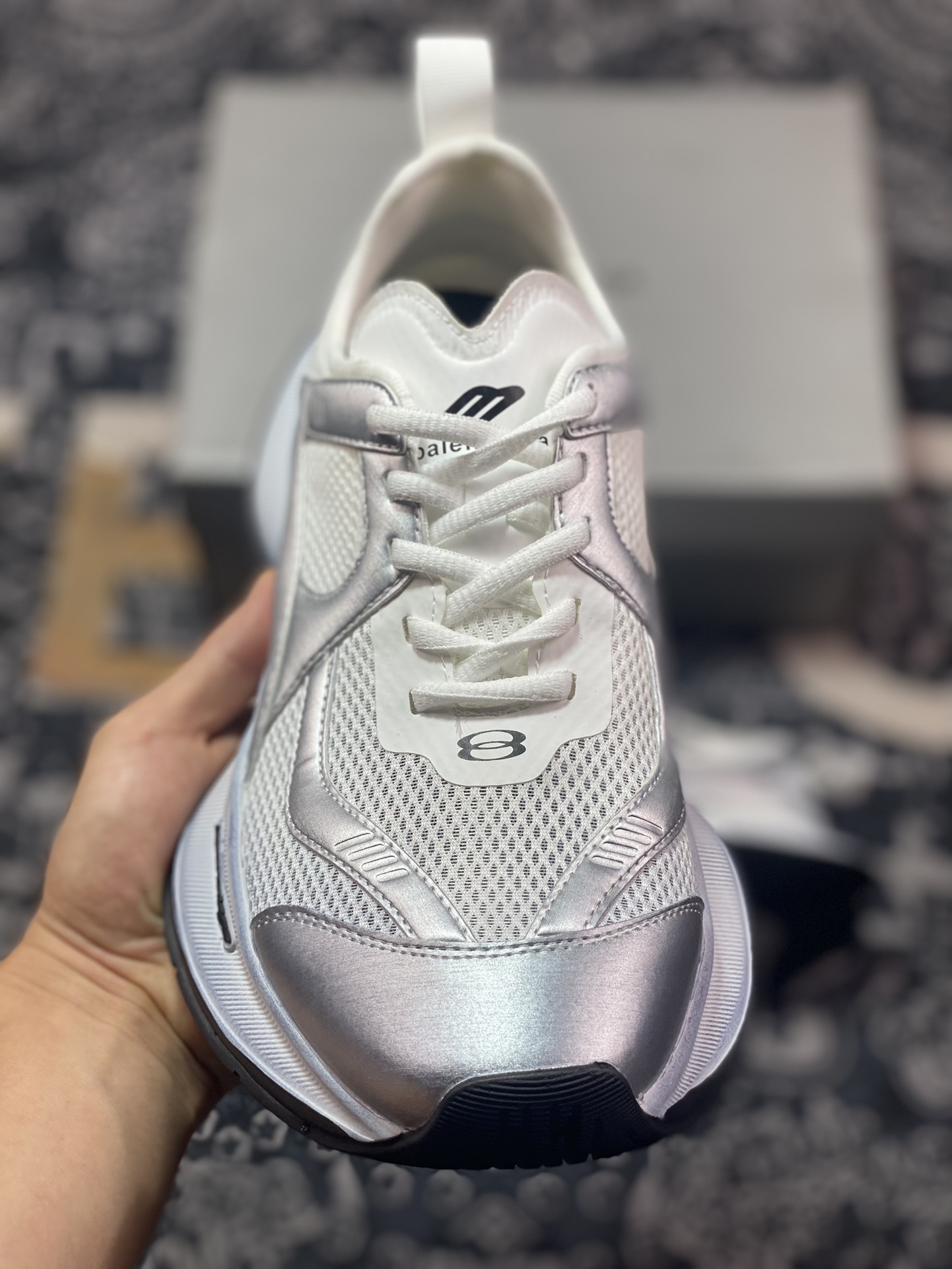 280 巴黎世家BALENCIAGA Circuit Sneakers 环道系列低帮复古慢跑鞋“网织银白黑LOGO做旧”793944 WFLGY 9100