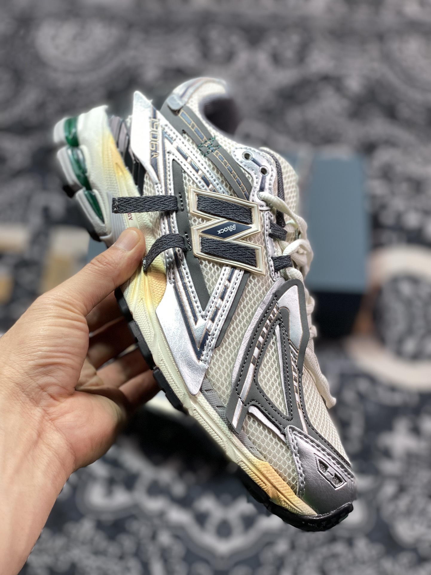 300 New Balance M1906"Protection Pack"系列低帮复古慢跑鞋“解构银灰米白氧化黑飘带”M1906AD