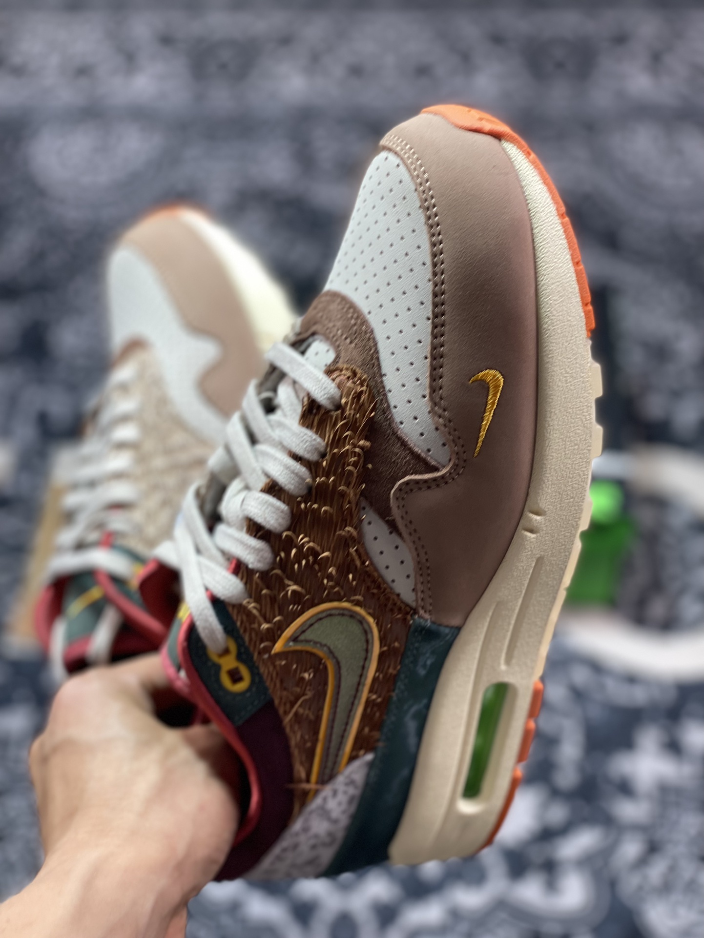 500 优选 原装级别 Division Street x Air Max 1/87 联名复古休闲运动鞋 HQ2639-100