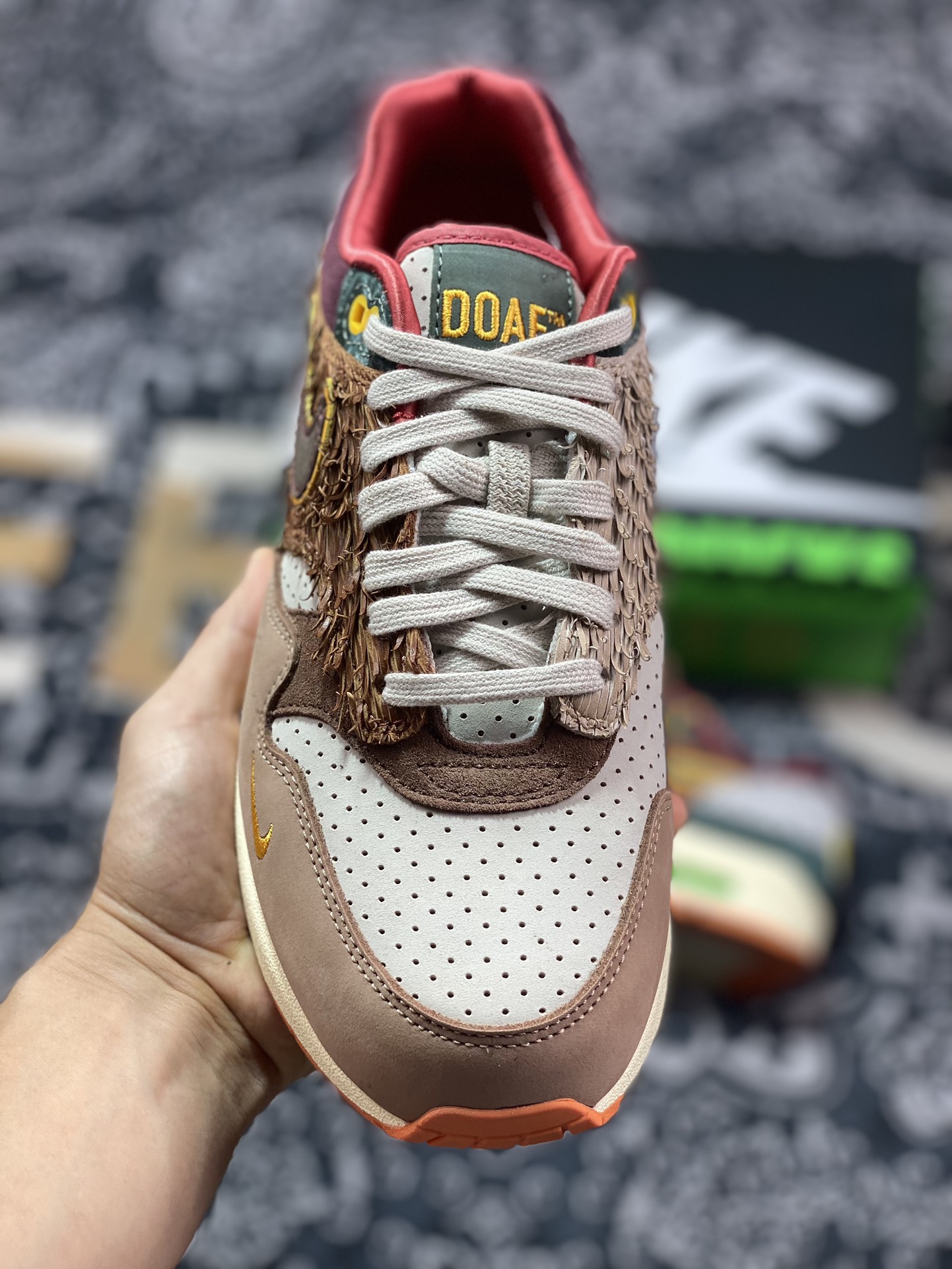 500 优选 原装级别 Division Street x Air Max 1/87 联名复古休闲运动鞋 HQ2639-100