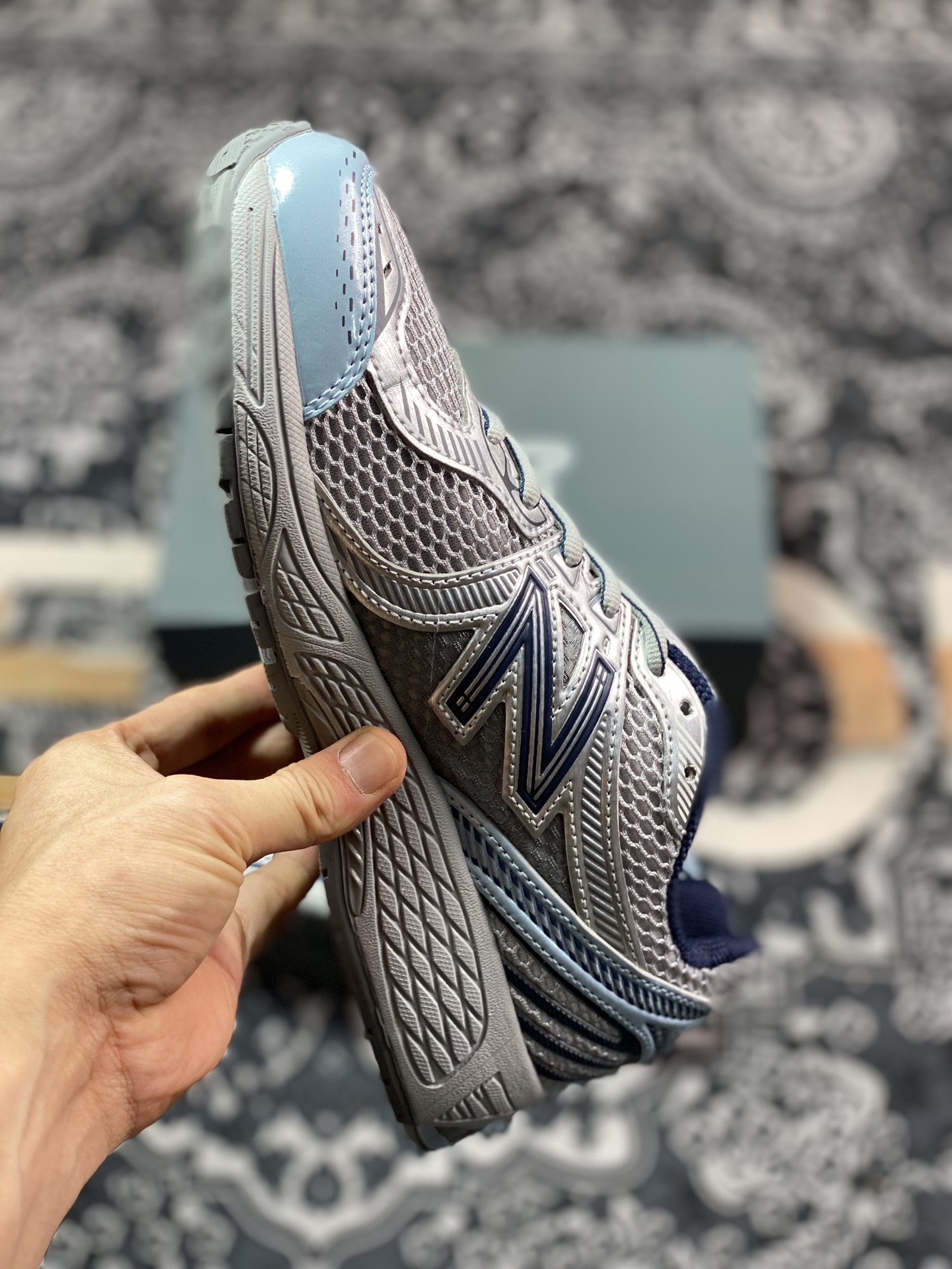 220 新百伦New Balance ML860V2系列低帮经典慢跑鞋“银灰浅蓝”ML860BB2