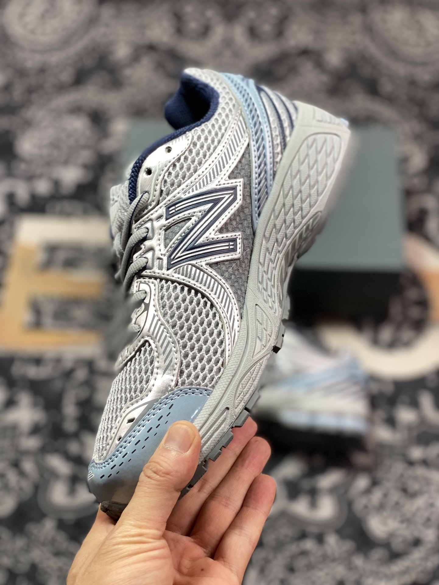 220 新百伦New Balance ML860V2系列低帮经典慢跑鞋“银灰浅蓝”ML860BB2