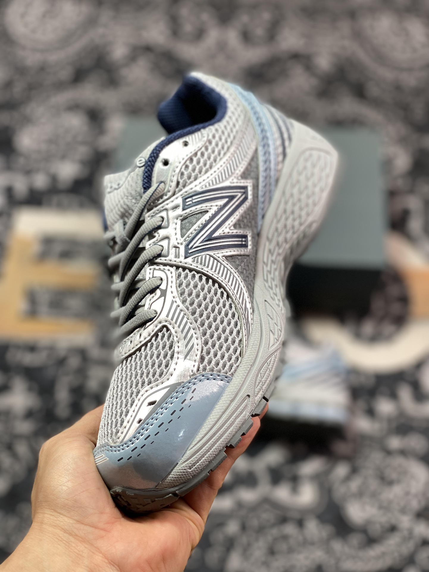 220 新百伦New Balance ML860V2系列低帮经典慢跑鞋“银灰浅蓝”ML860BB2