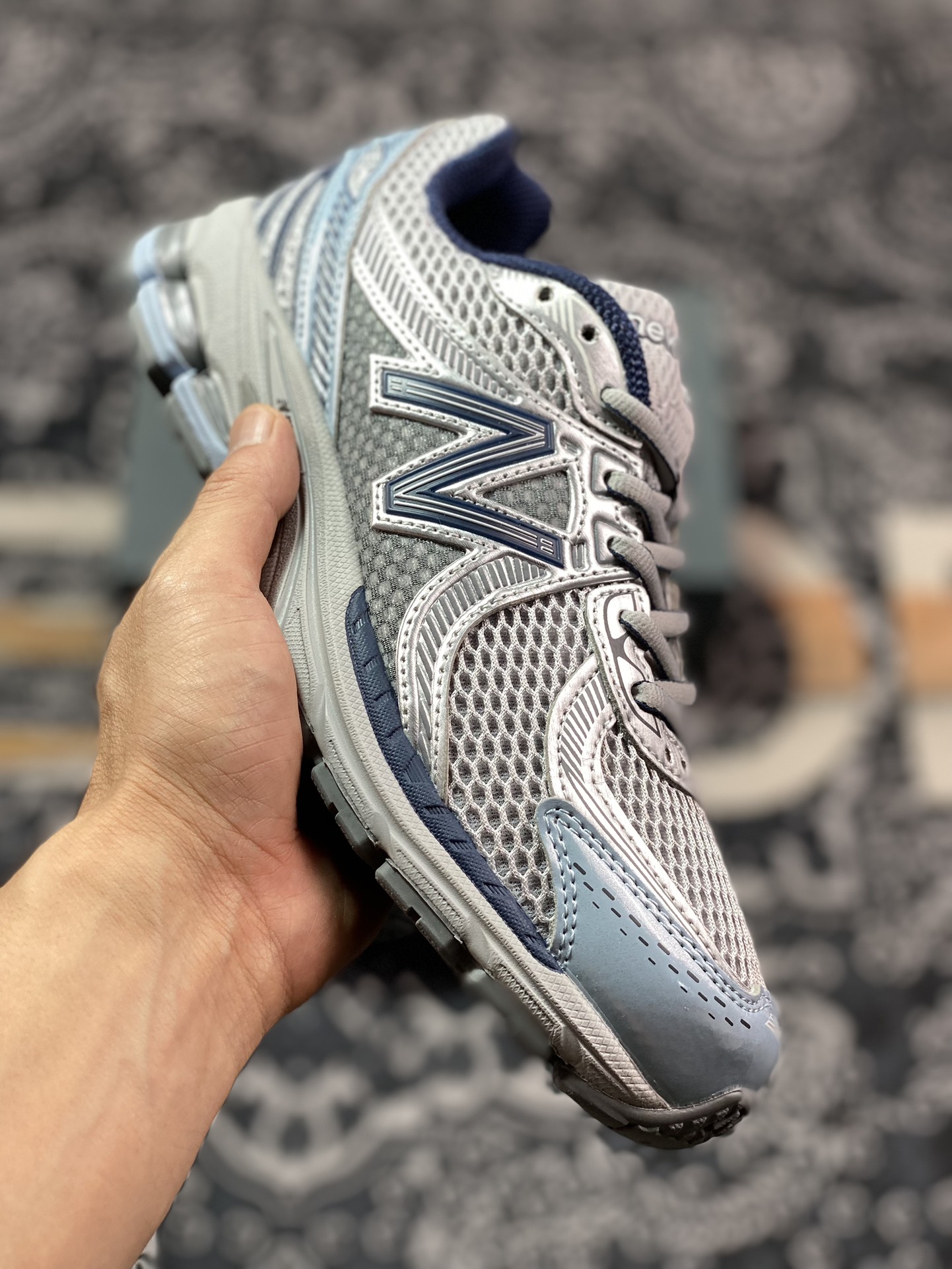 220 新百伦New Balance ML860V2系列低帮经典慢跑鞋“银灰浅蓝”ML860BB2