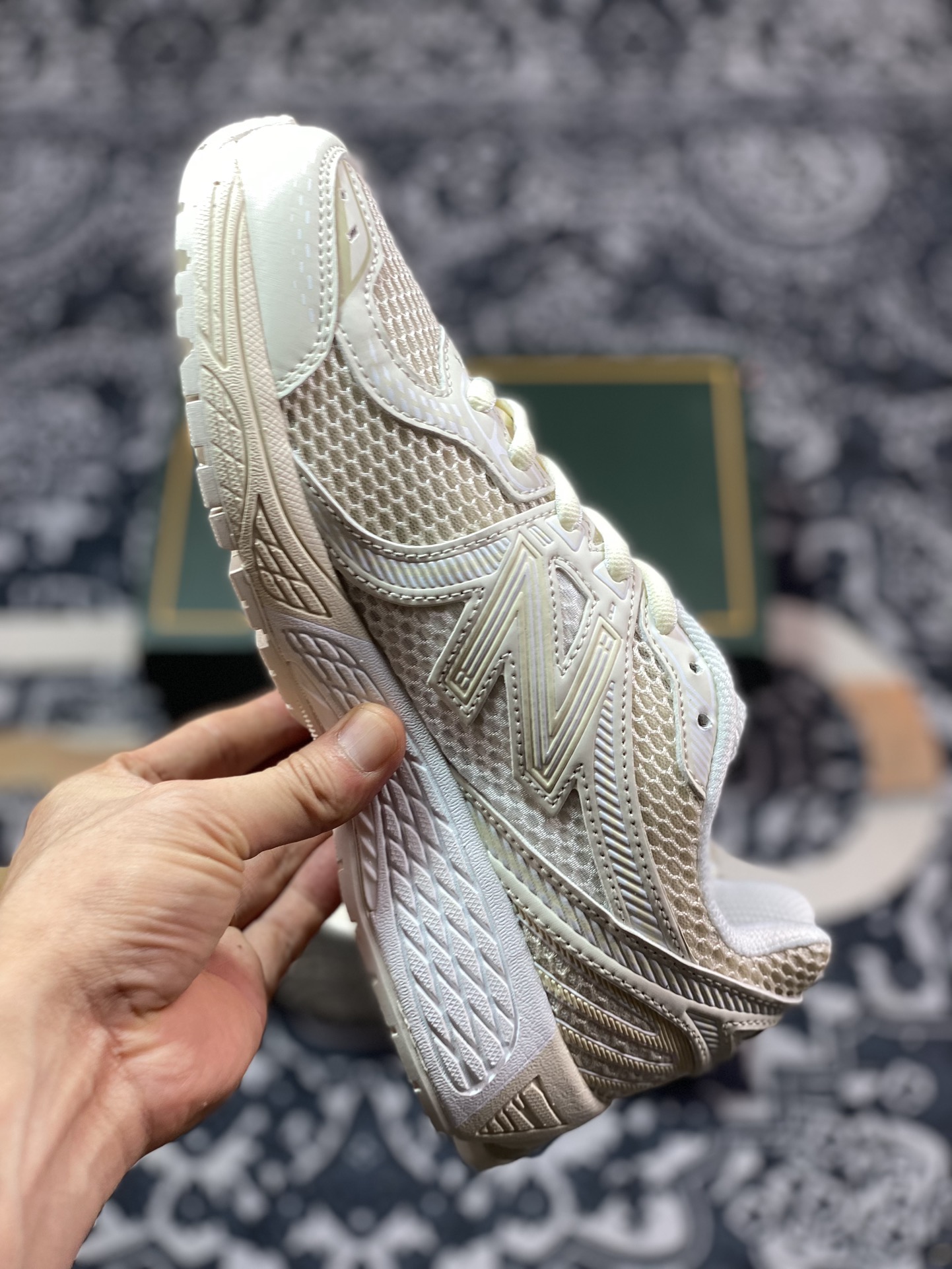 220 新百伦New Balance ML860V2系列低帮经典复古老爹风休闲运动慢跑鞋“联名米白米黄”ML860AH2