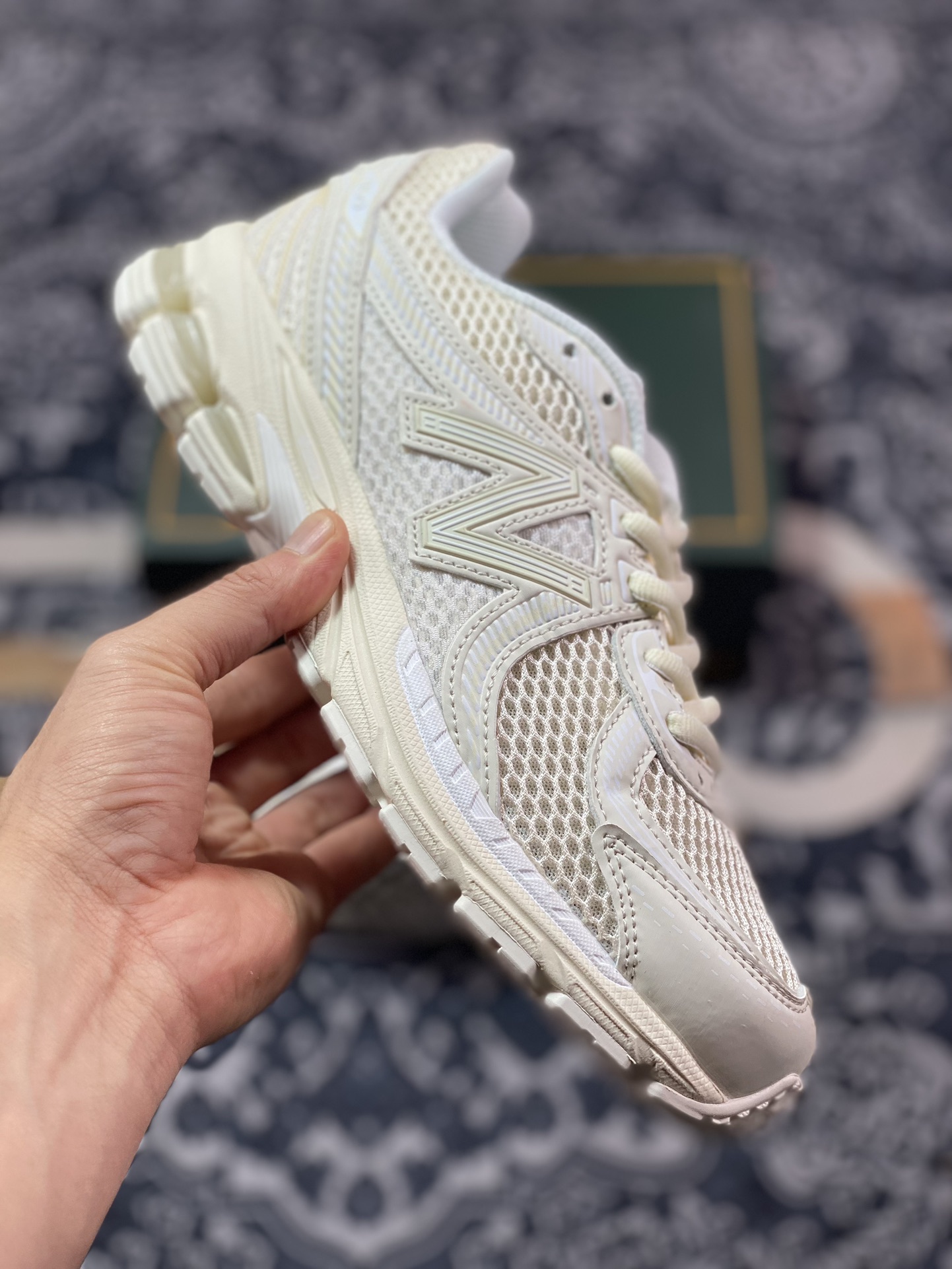 220 新百伦New Balance ML860V2系列低帮经典复古老爹风休闲运动慢跑鞋“联名米白米黄”ML860AH2