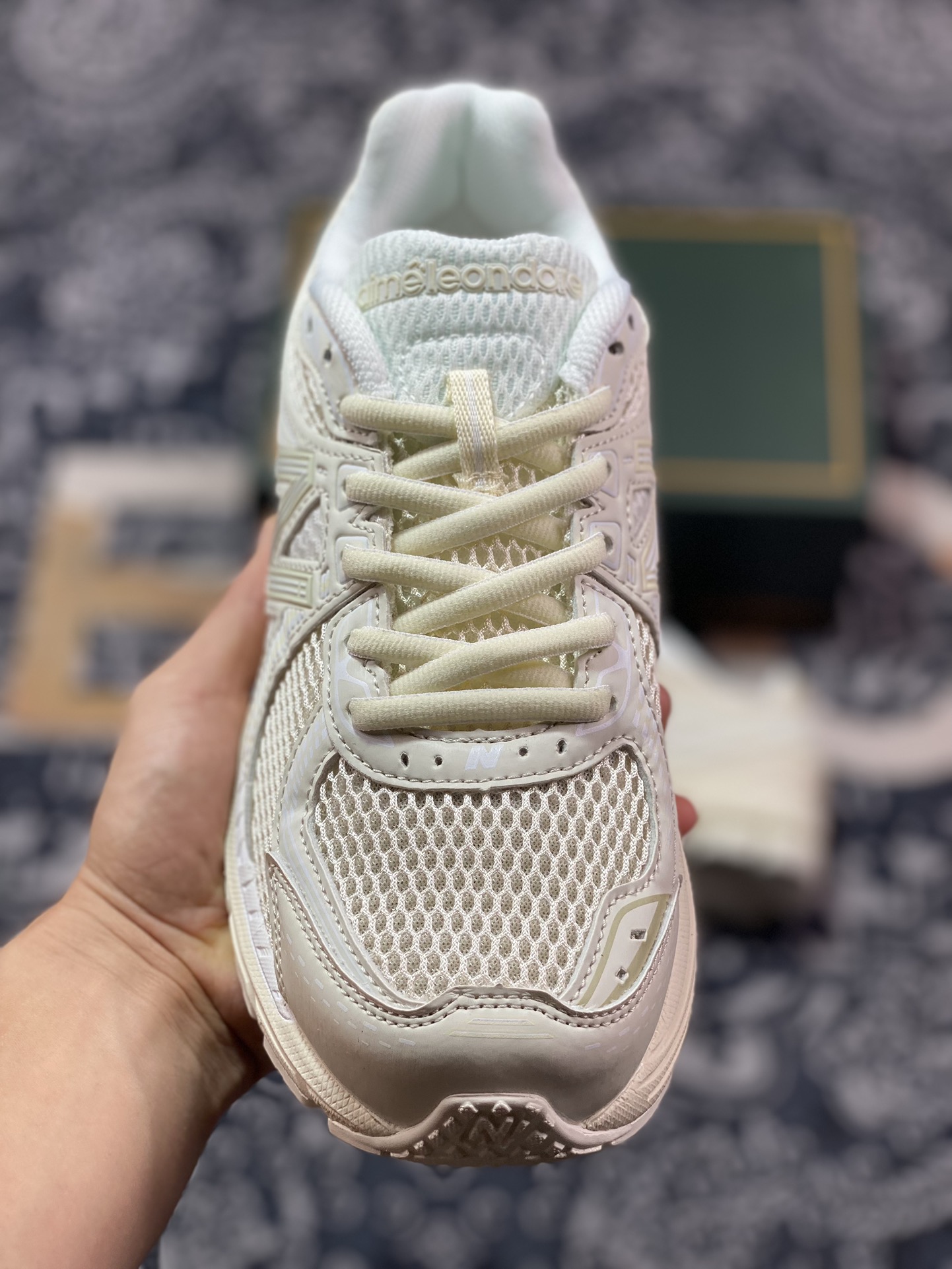 220 新百伦New Balance ML860V2系列低帮经典复古老爹风休闲运动慢跑鞋“联名米白米黄”ML860AH2