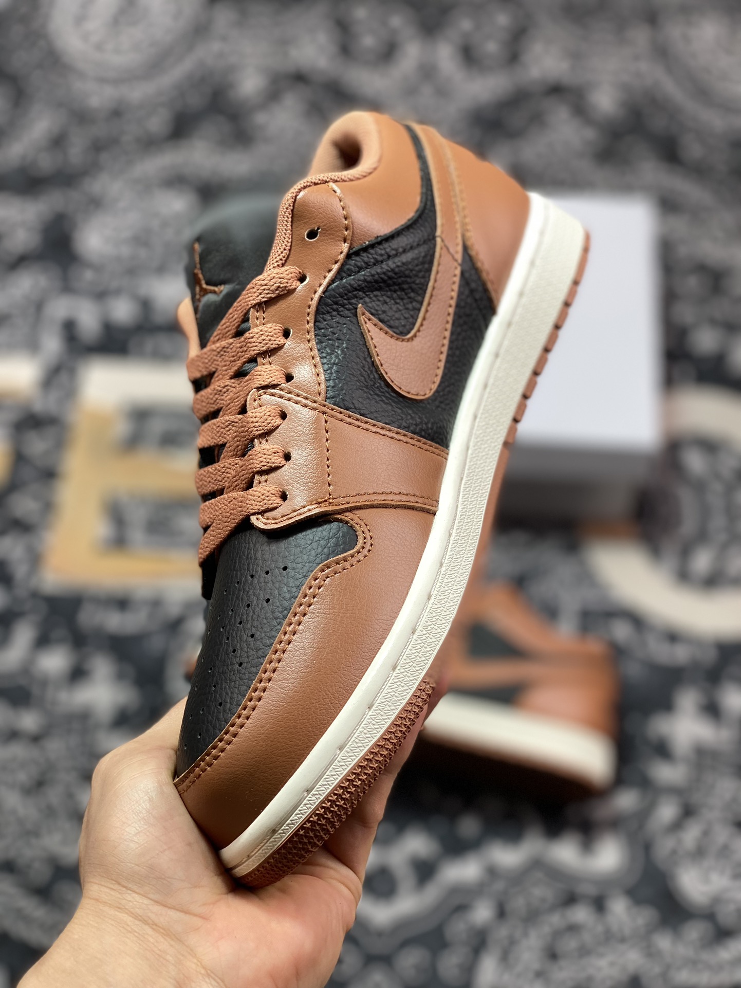 200 原厂级别 Air Jordan 1 Retro Low WMNS ”Archaeo Brown” 黑棕  DC0774-021