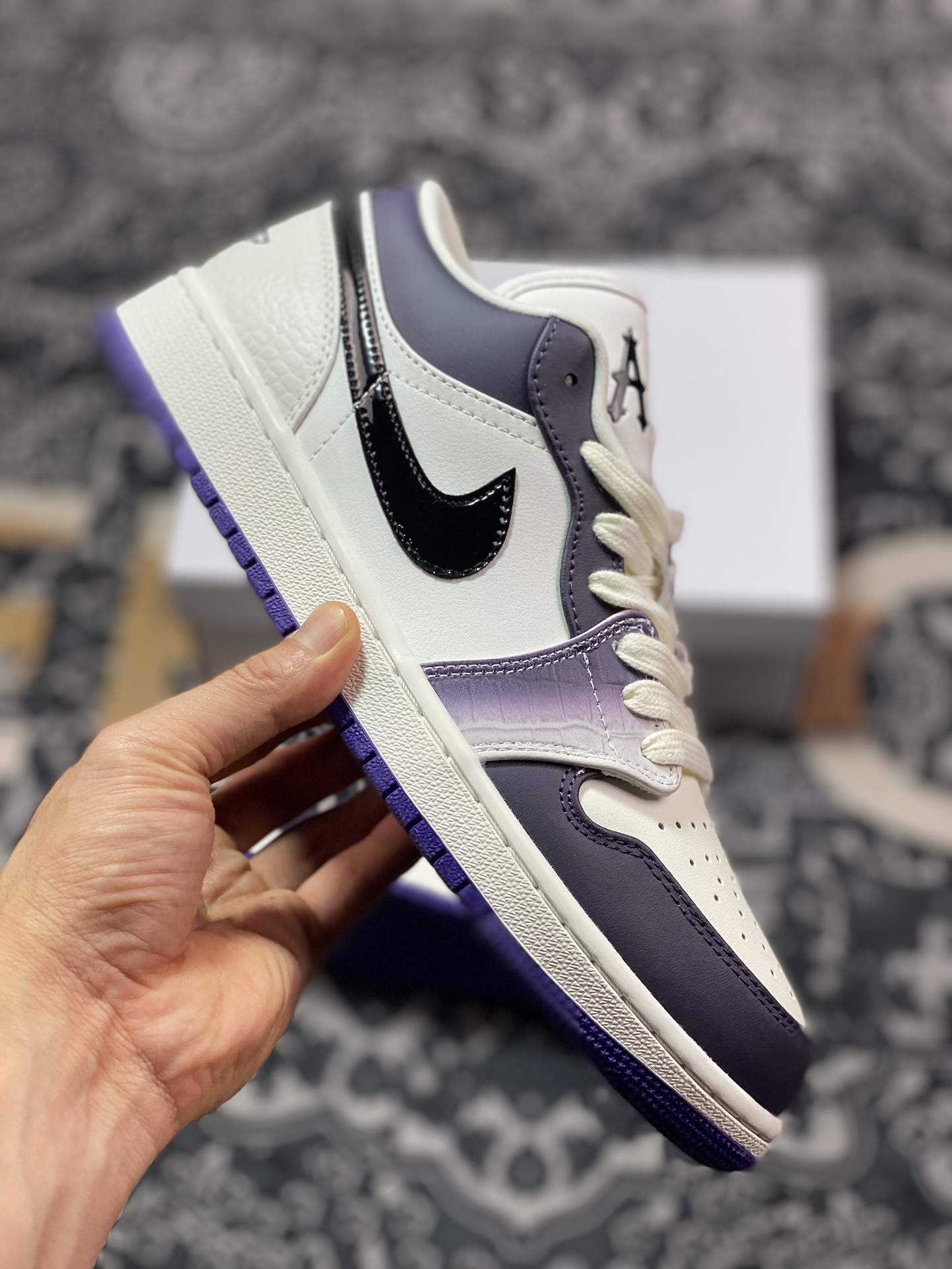 200 原厂级别Nike Air Jordan 1 Low ”Purple” AJ1 乔1白黑紫 低帮文化休闲板鞋 HF5759-101