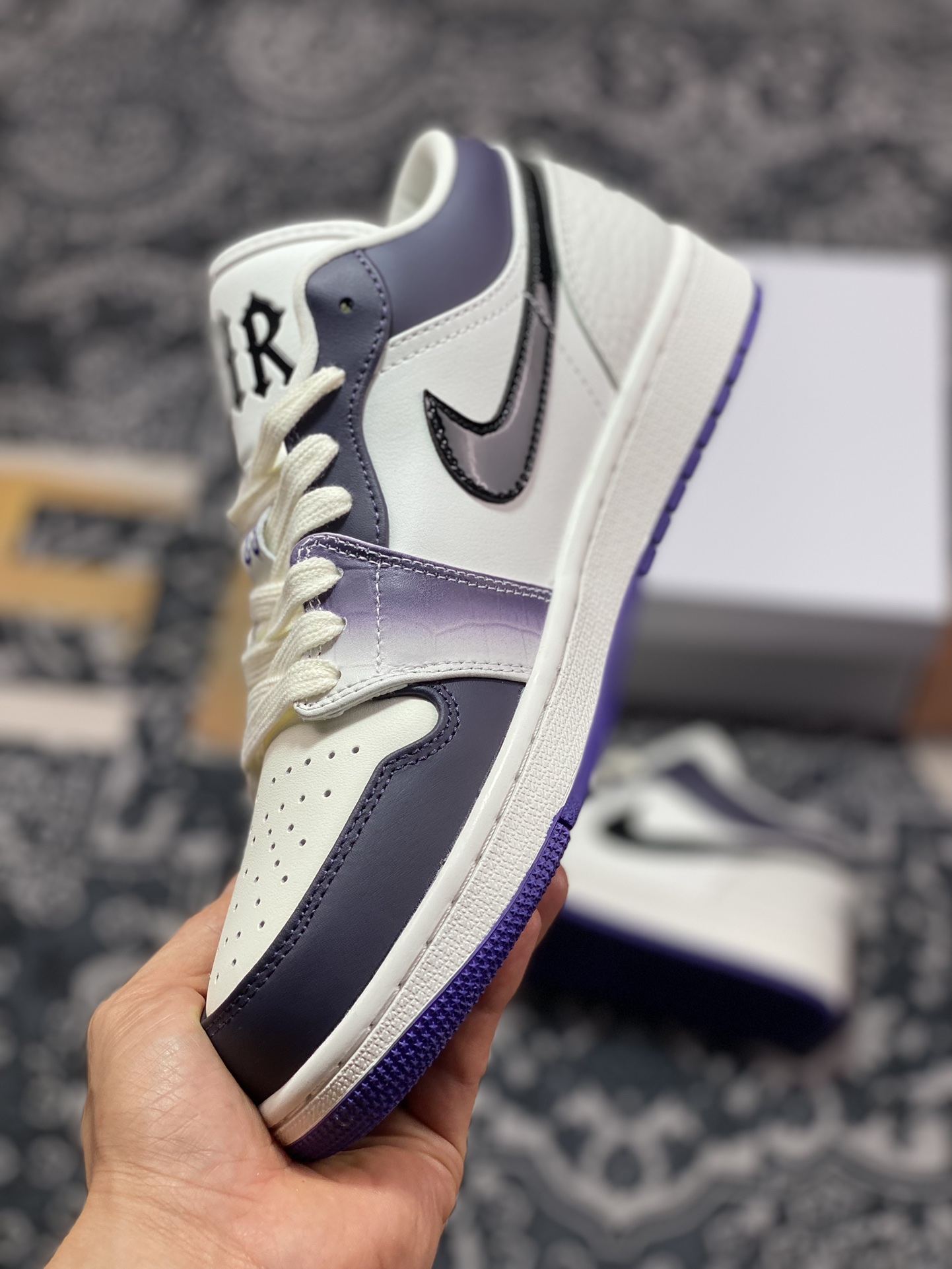 200 原厂级别Nike Air Jordan 1 Low ”Purple” AJ1 乔1白黑紫 低帮文化休闲板鞋 HF5759-101