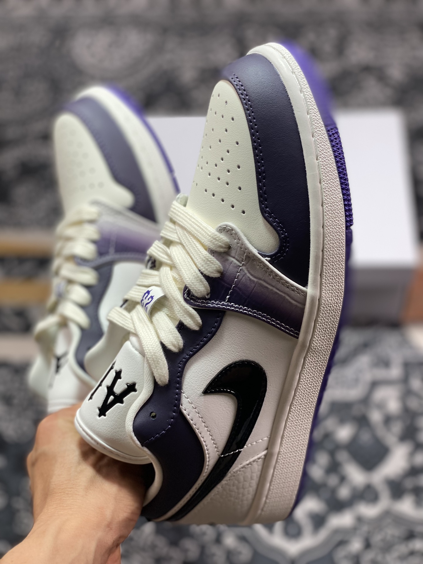 200 原厂级别Nike Air Jordan 1 Low ”Purple” AJ1 乔1白黑紫 低帮文化休闲板鞋 HF5759-101