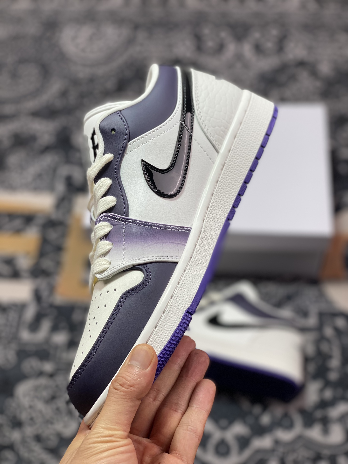 200 原厂级别Nike Air Jordan 1 Low ”Purple” AJ1 乔1白黑紫 低帮文化休闲板鞋 HF5759-101