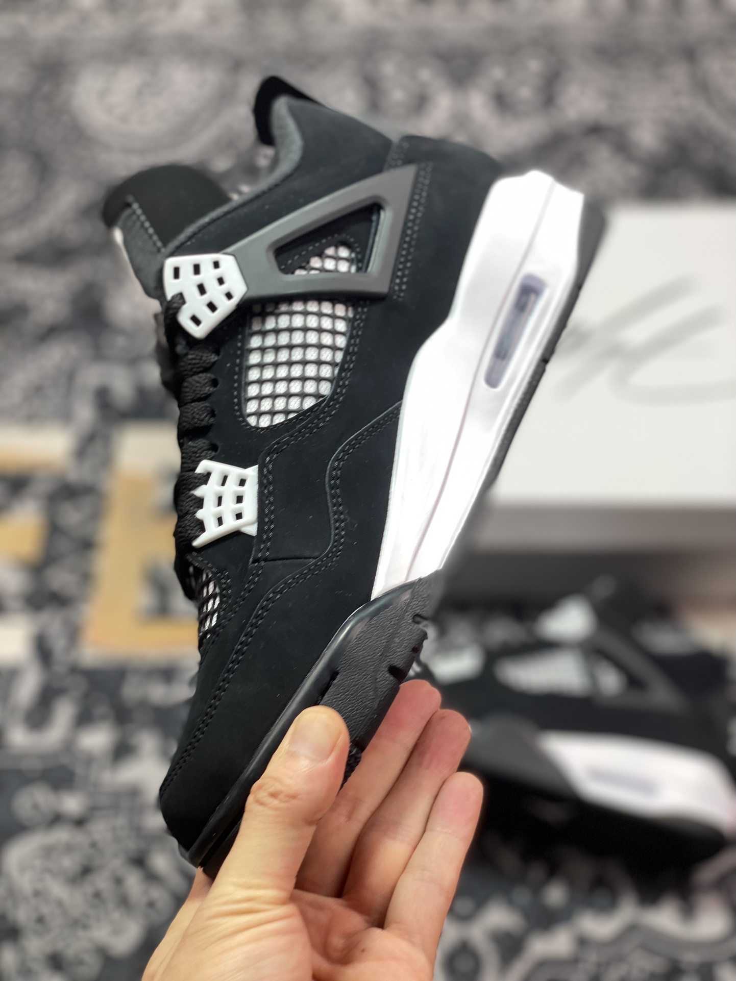 300 原装级别 F版 Air Jordan 4 Retro ”White Thunder” AJ4 乔4白色雷霆 FQ8138-001