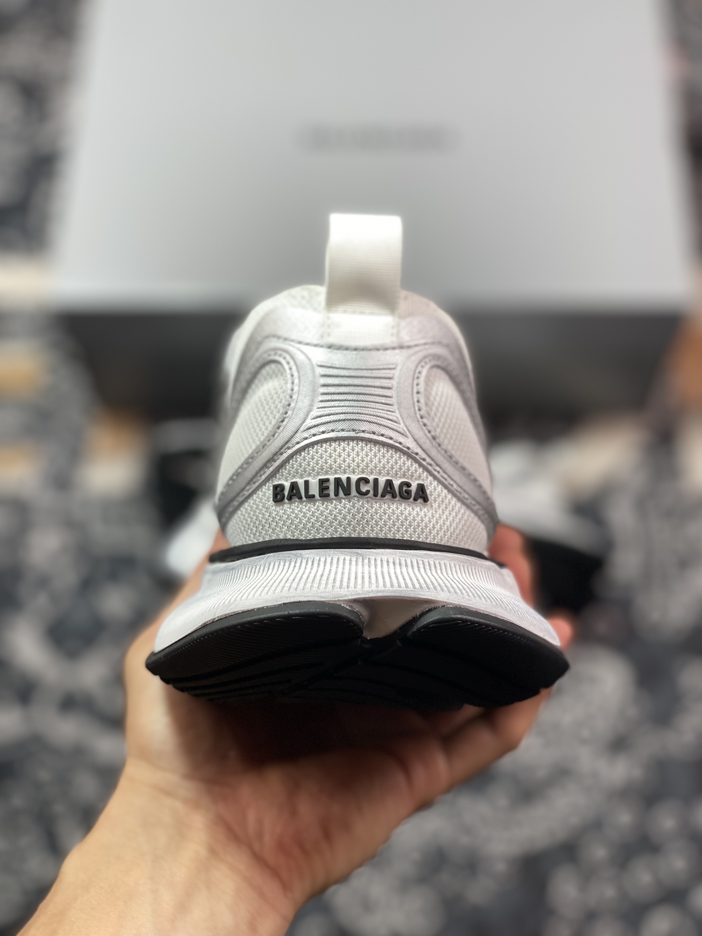 380 BALENCIAGA Circuit Sneakers 环道系列低帮复古阔型底姥爹风潮流百搭休闲慢跑鞋“网织银白黑LOGO”