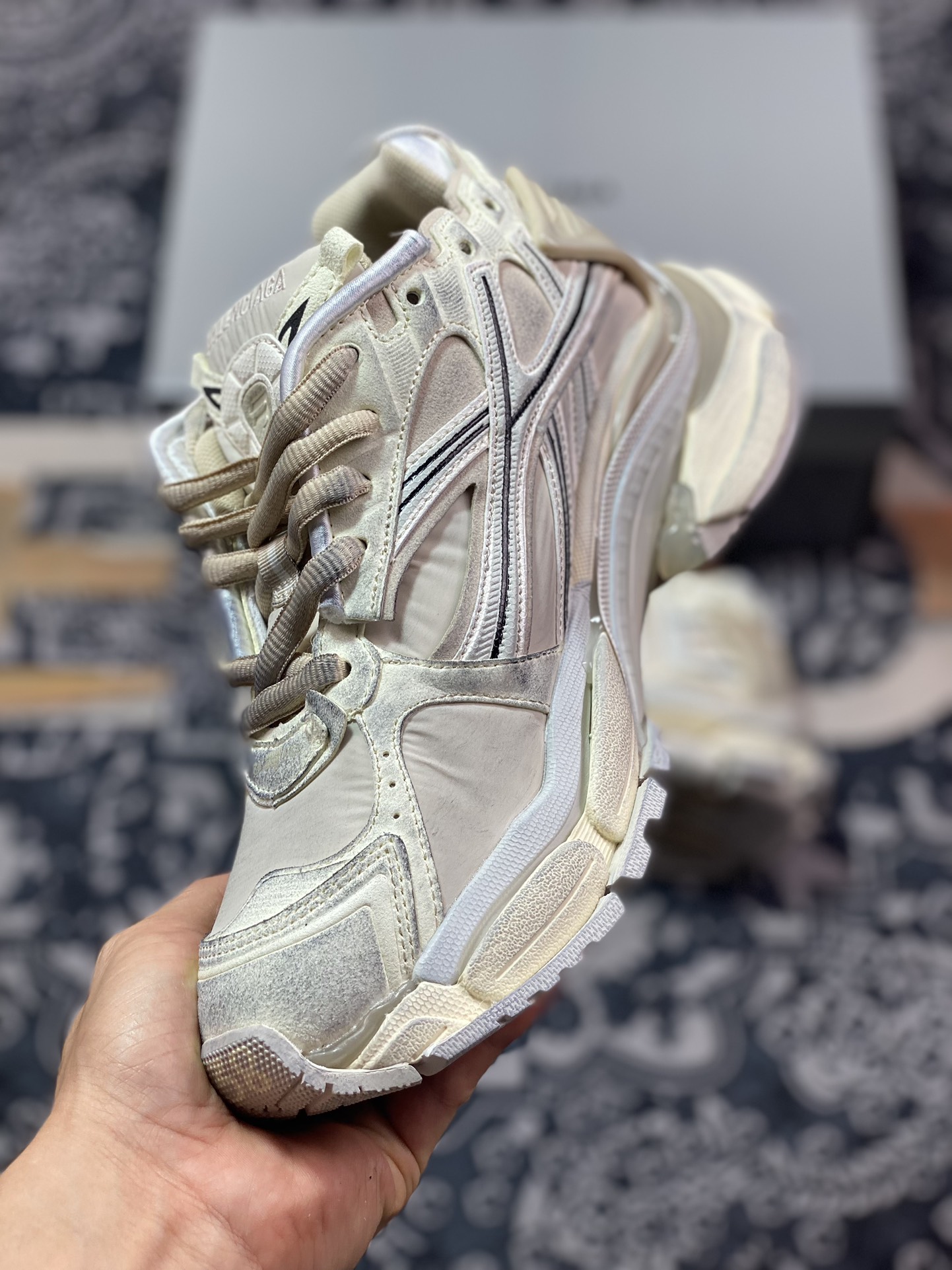 500 巴黎世家BALENCIAGA Runner Sneaker"White/Yellow"2.0慢跑慢跑鞋“2.0解构破坏做旧米白黄”