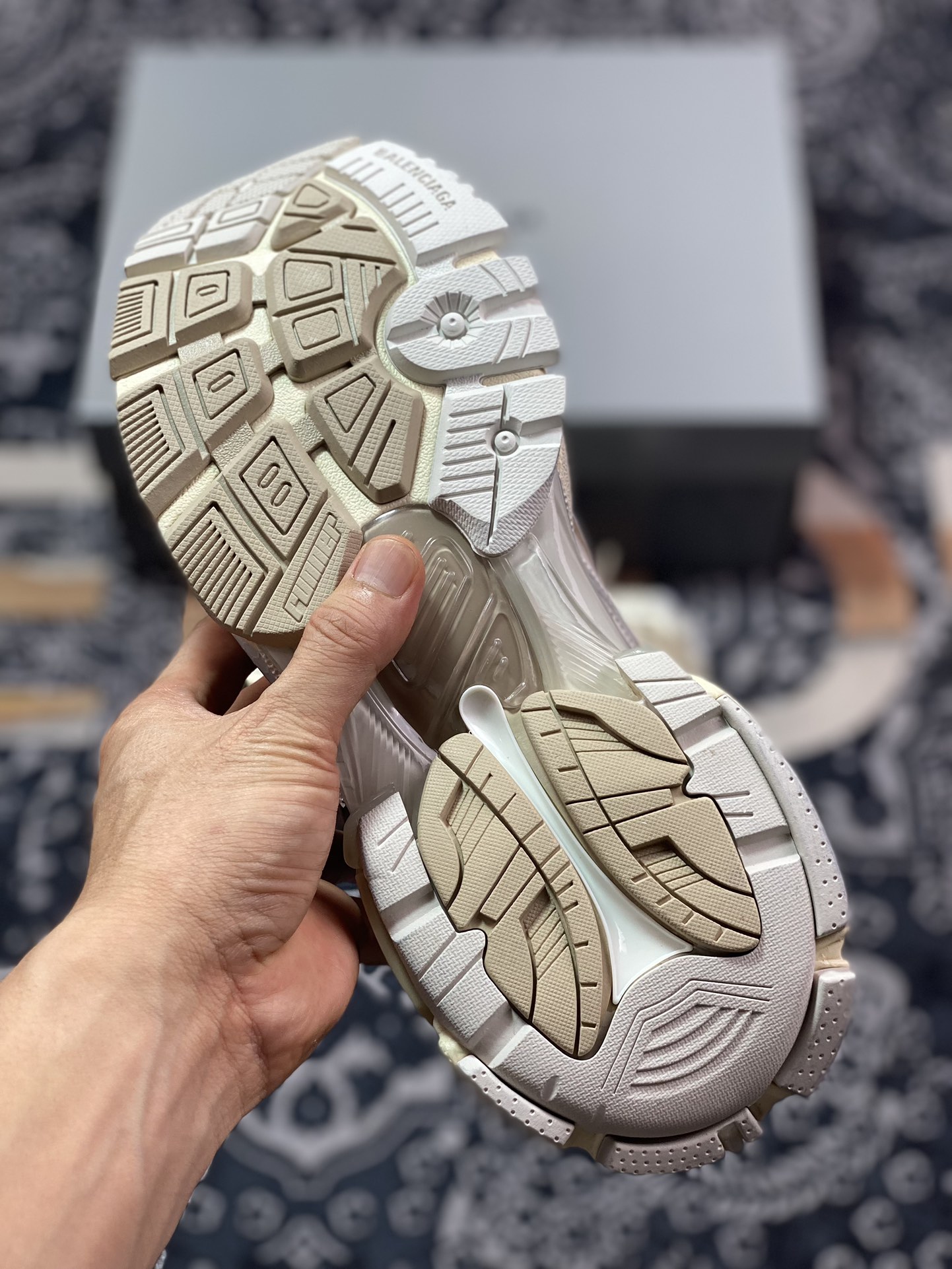 500 巴黎世家BALENCIAGA Runner Sneaker"White/Yellow"2.0慢跑慢跑鞋“2.0解构破坏做旧米白黄”