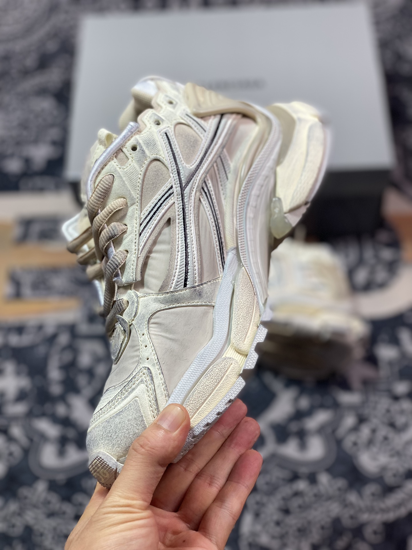 500 巴黎世家BALENCIAGA Runner Sneaker"White/Yellow"2.0慢跑慢跑鞋“2.0解构破坏做旧米白黄”