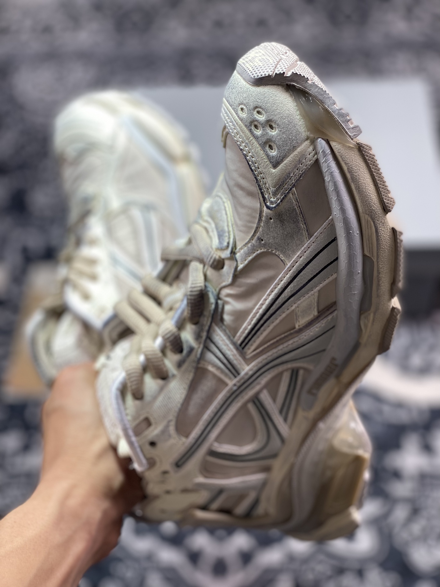 500 巴黎世家BALENCIAGA Runner Sneaker"White/Yellow"2.0慢跑慢跑鞋“2.0解构破坏做旧米白黄”