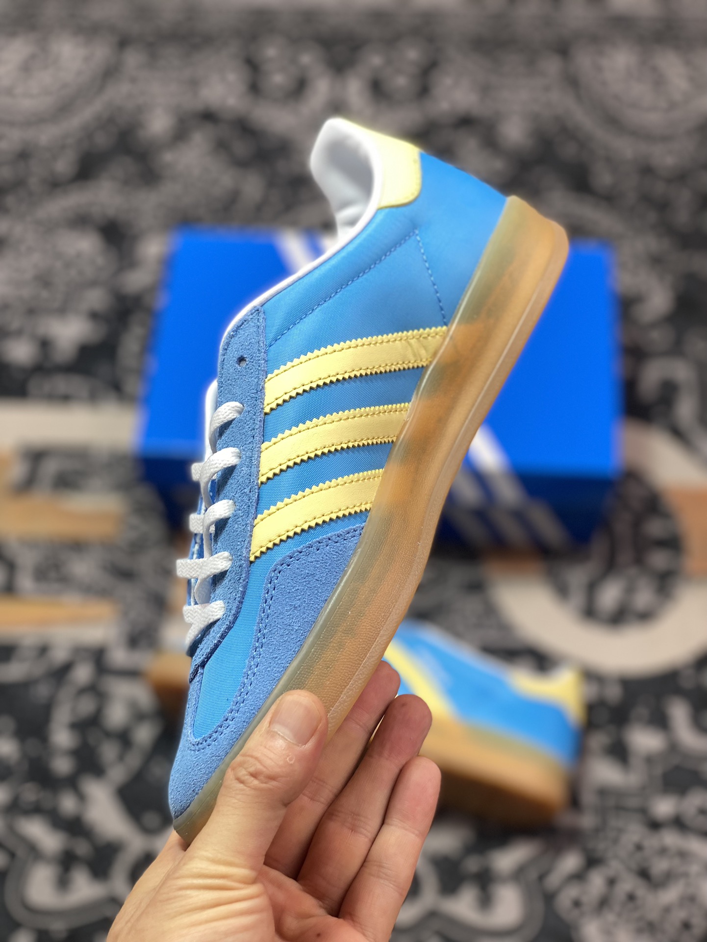 200 阿迪达斯Adidas Gazelle Indoor Trainers 羚羊内训系列低帮板鞋“天蓝浅黄生胶底”IE2960