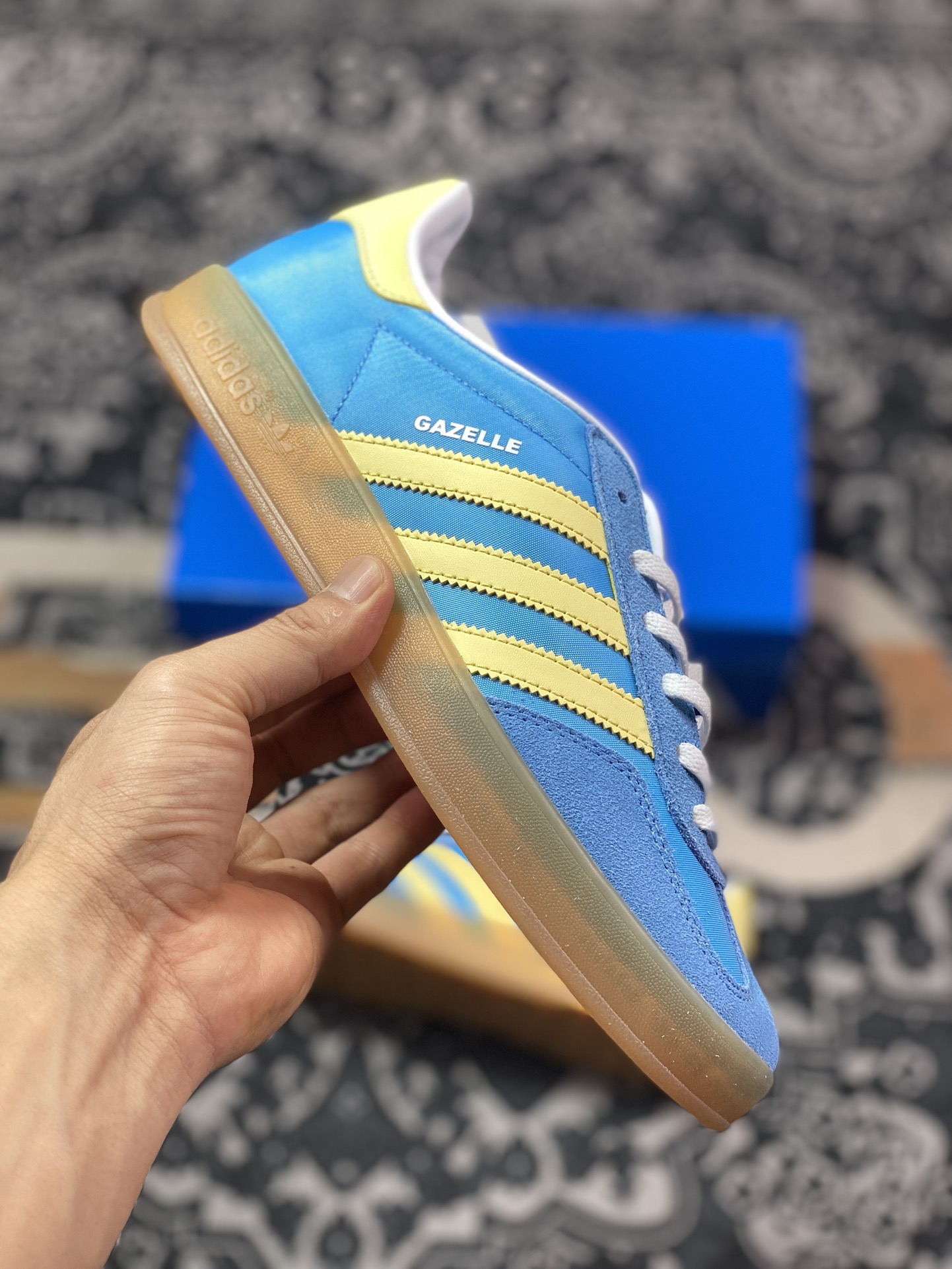 200 阿迪达斯Adidas Gazelle Indoor Trainers 羚羊内训系列低帮板鞋“天蓝浅黄生胶底”IE2960