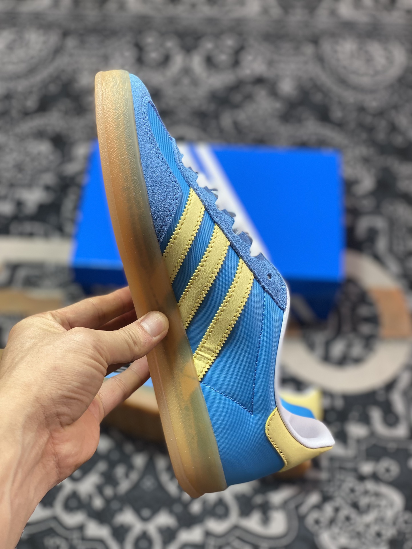 200 阿迪达斯Adidas Gazelle Indoor Trainers 羚羊内训系列低帮板鞋“天蓝浅黄生胶底”IE2960