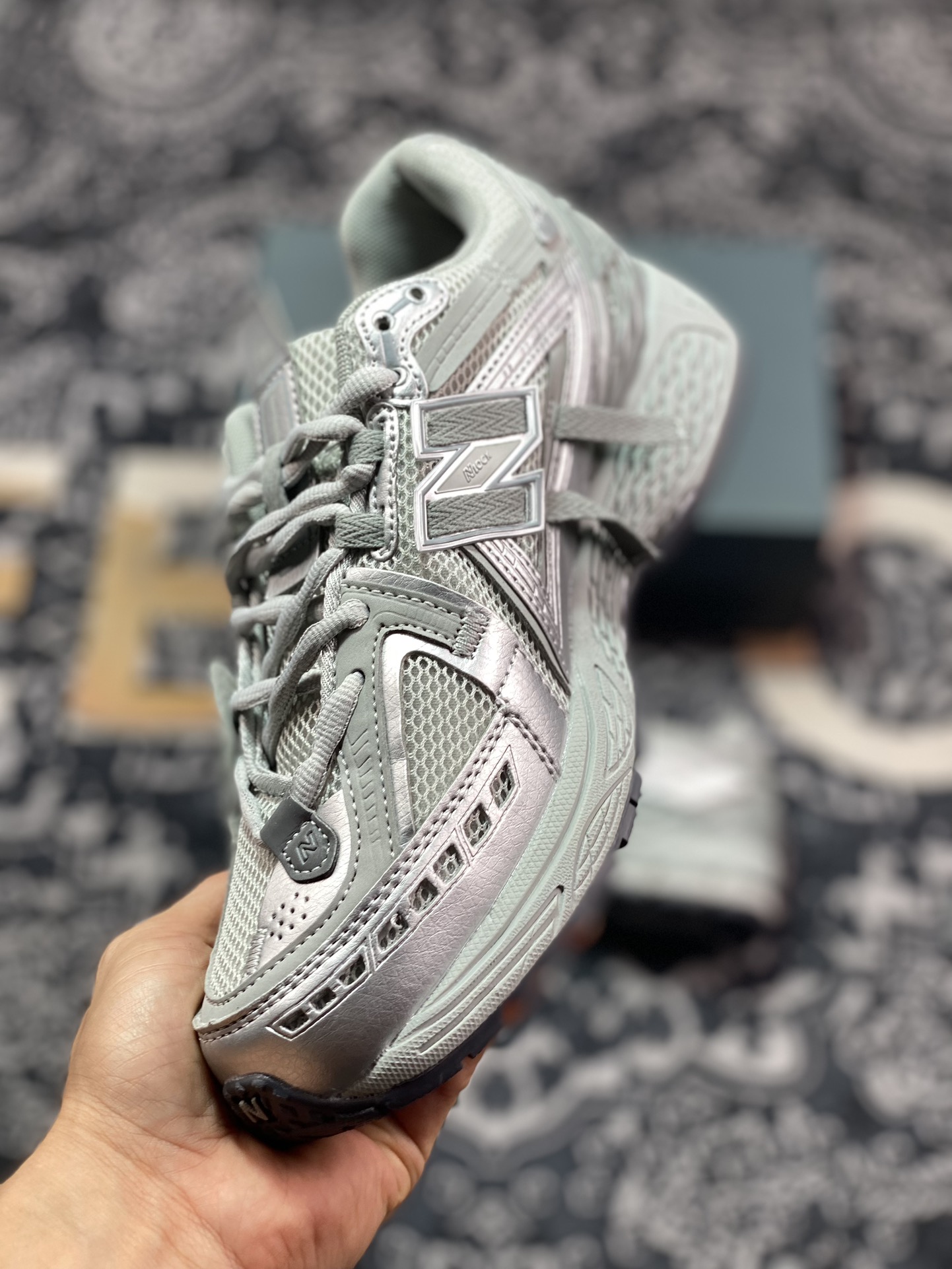 300 新百伦New Balance M1906A"Protection Pack"系列低帮慢跑鞋“解构灰液态银飘带”M1906AG