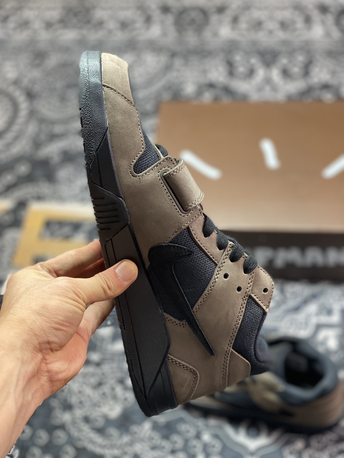 420 优选 原装级别 纯原版本 Travis Scott x Air Jordan Executive The Check 联名款复古文化篮球鞋 FZ8117-204